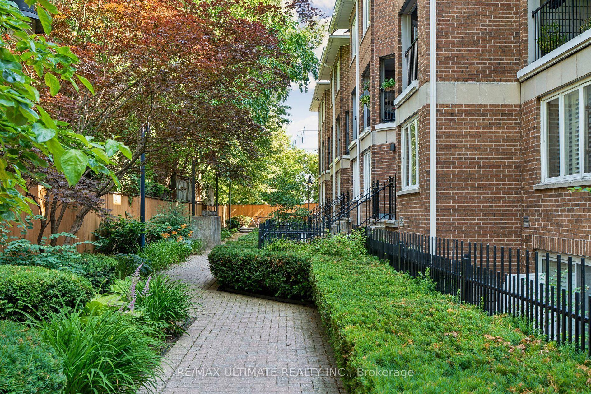 217 St. George Street 25 #25, Toronto — Condo Town for sale, photo 1
