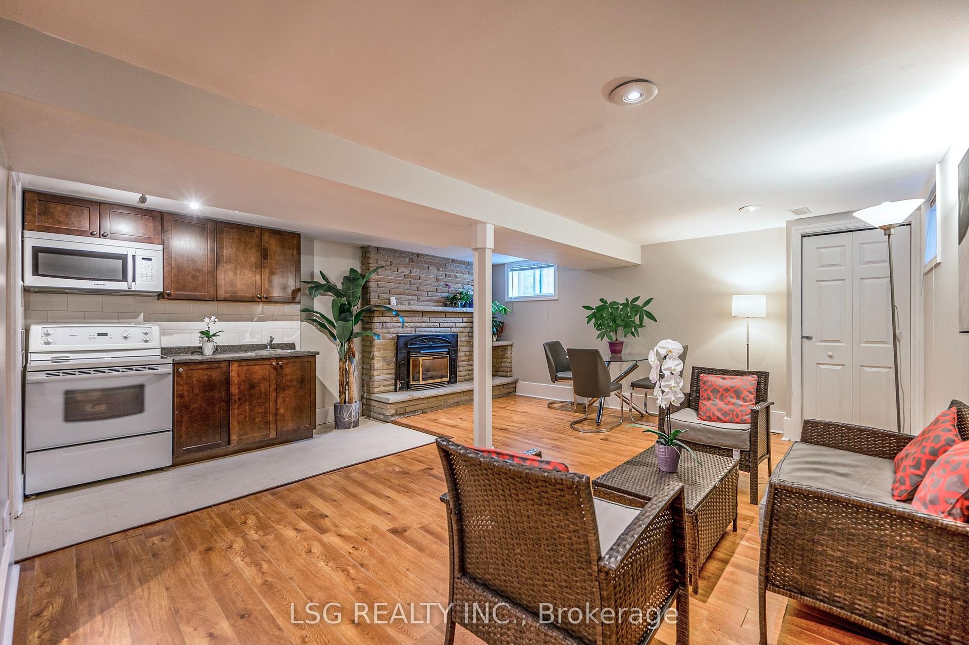 182 Lawrence Avenue W Lower #Lower — photo 1