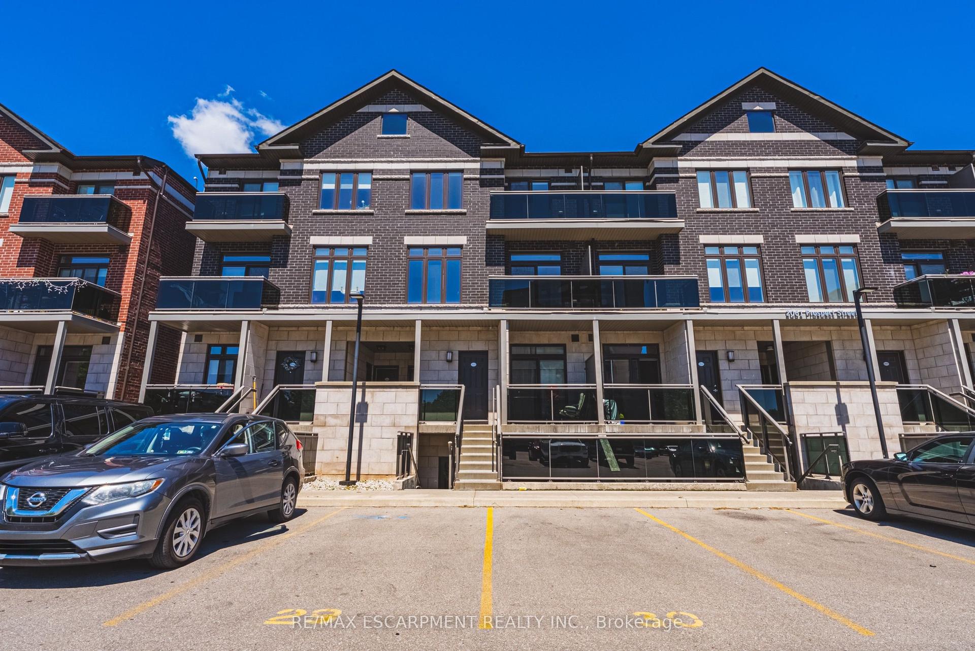 2061 Prospect Street 211 #211, Burlington — Townhouse for lease, photo 1