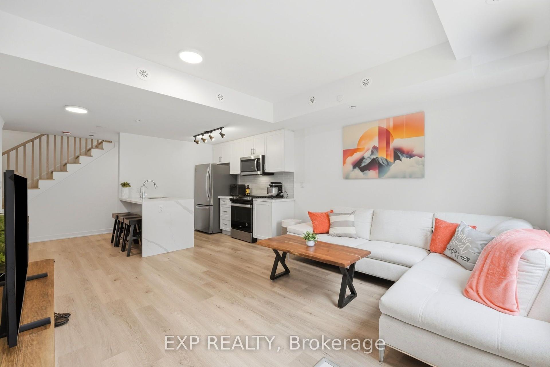 1475 O'Connor Dr Drive 14 #14, Toronto — Condo Town for lease, photo 1