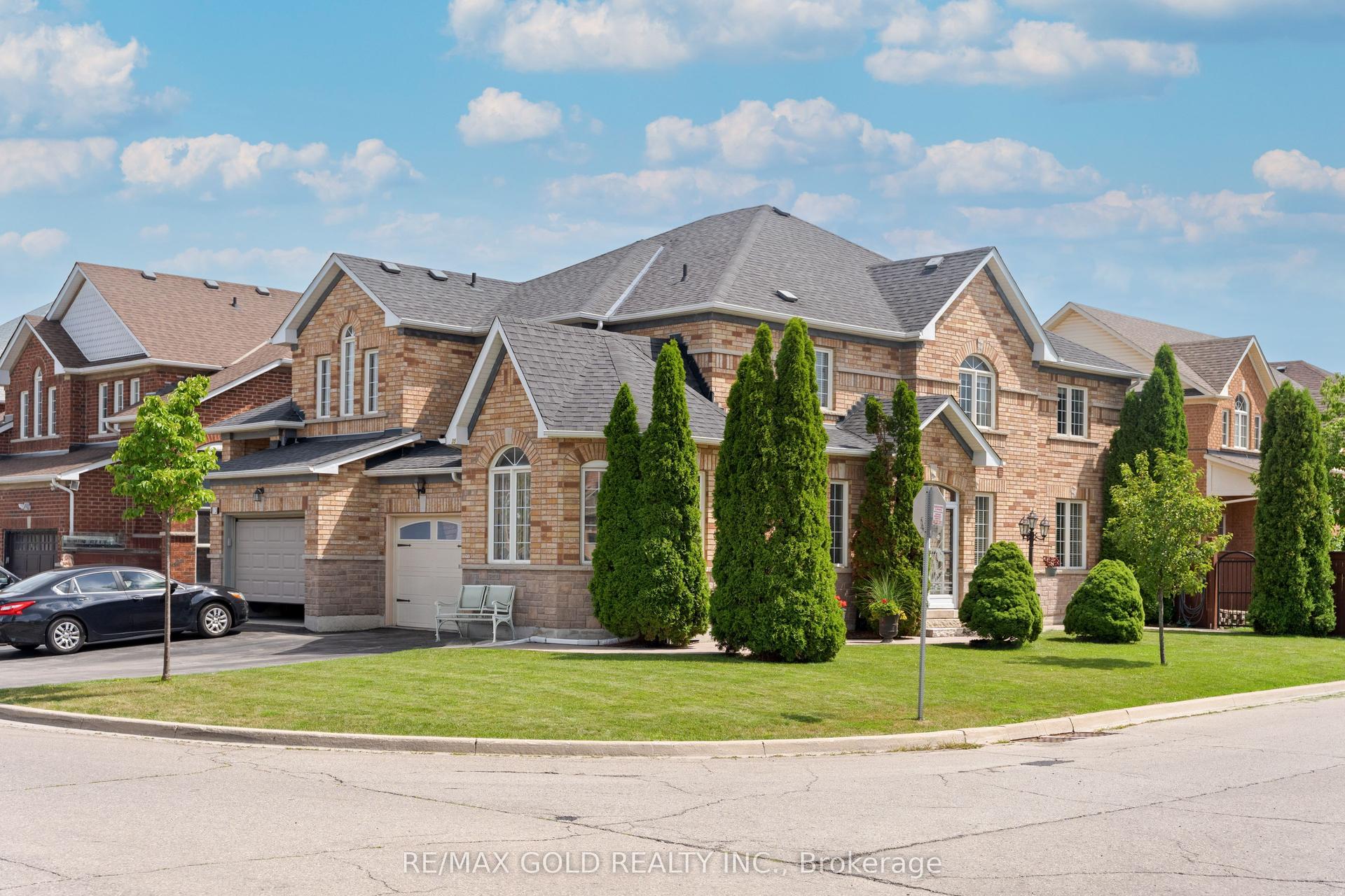 35 Goreridge Crescent, Brampton — Semi-Detached for sale, photo 1
