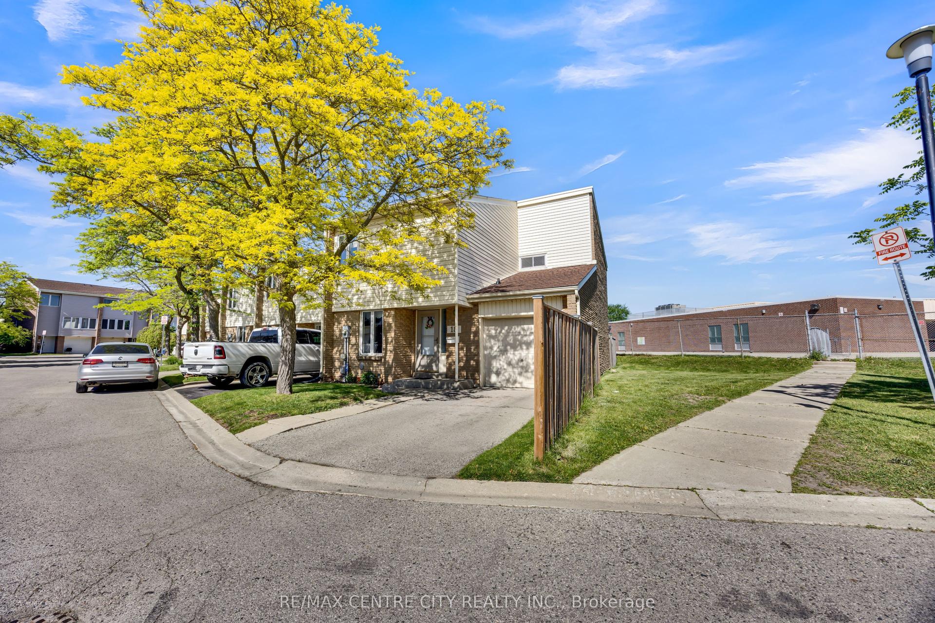 700 Osgoode Drive 18 #18 — photo 1