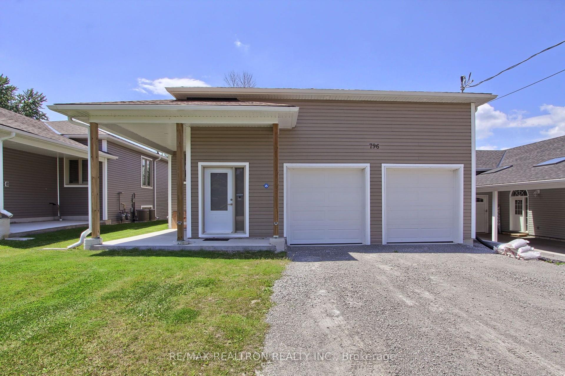 796 Rockaway Road — photo 1