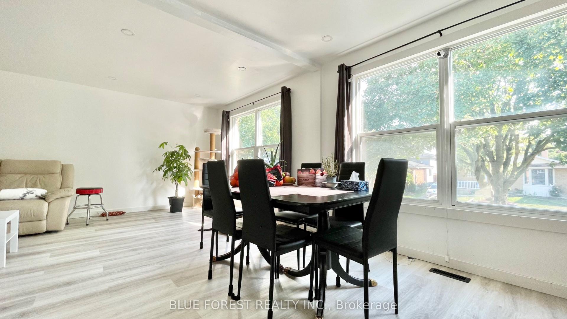 2-53 Tumbleweed Crescent, London South — Detached for lease, photo 1