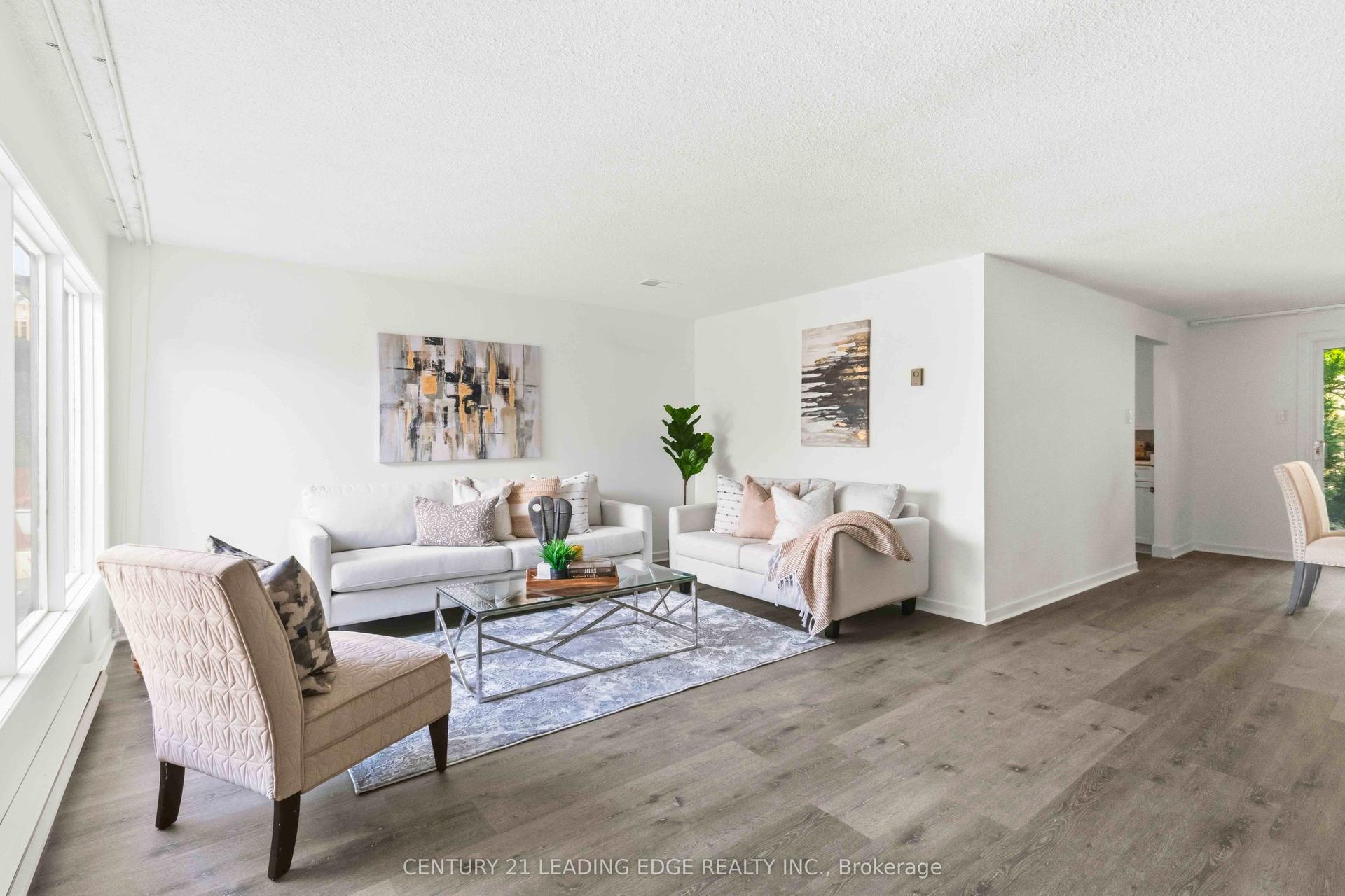27 Coach Liteway, Toronto — Condo Town for sale, photo 1