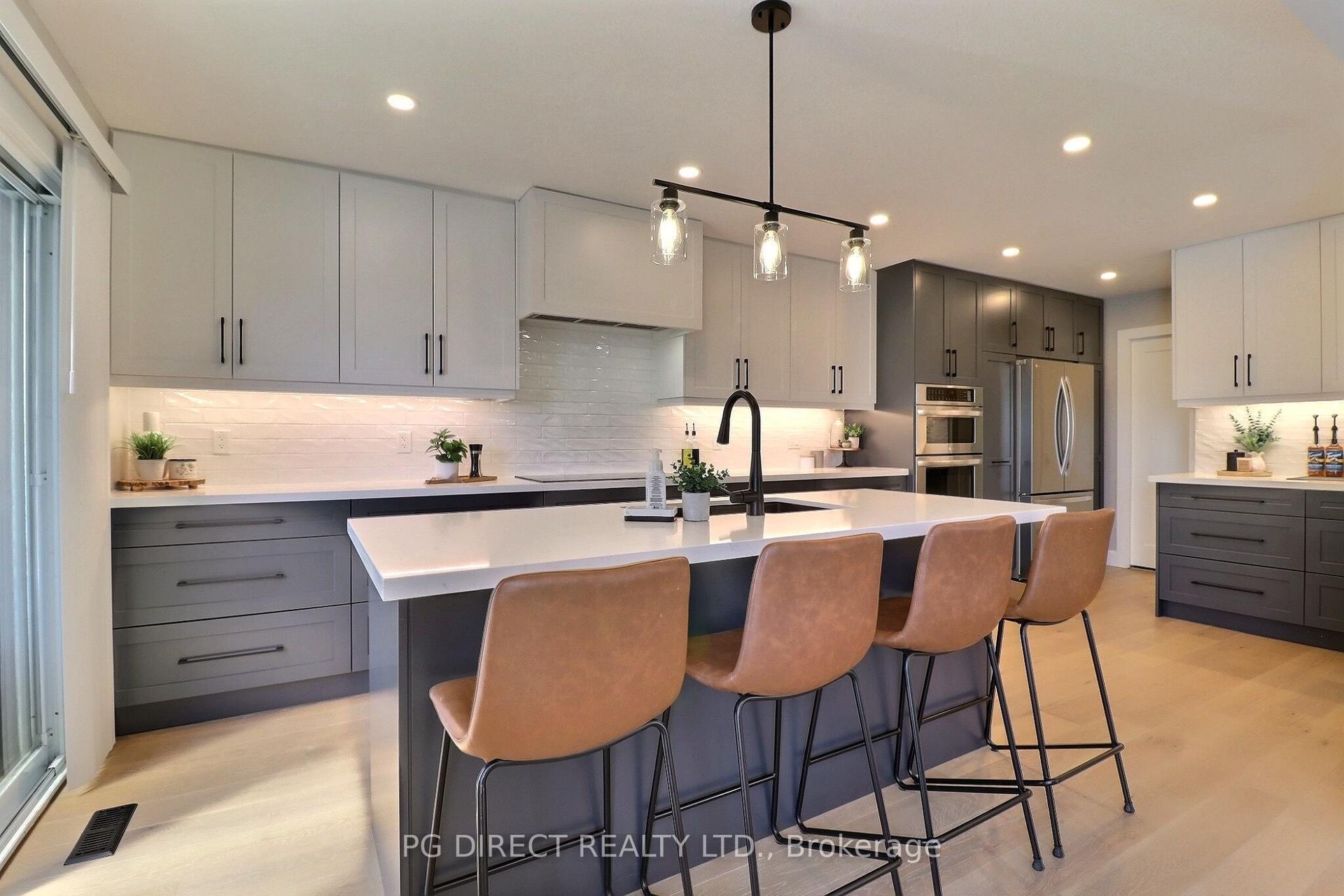 2895 Petty Road, London South — Detached for sale, photo 1