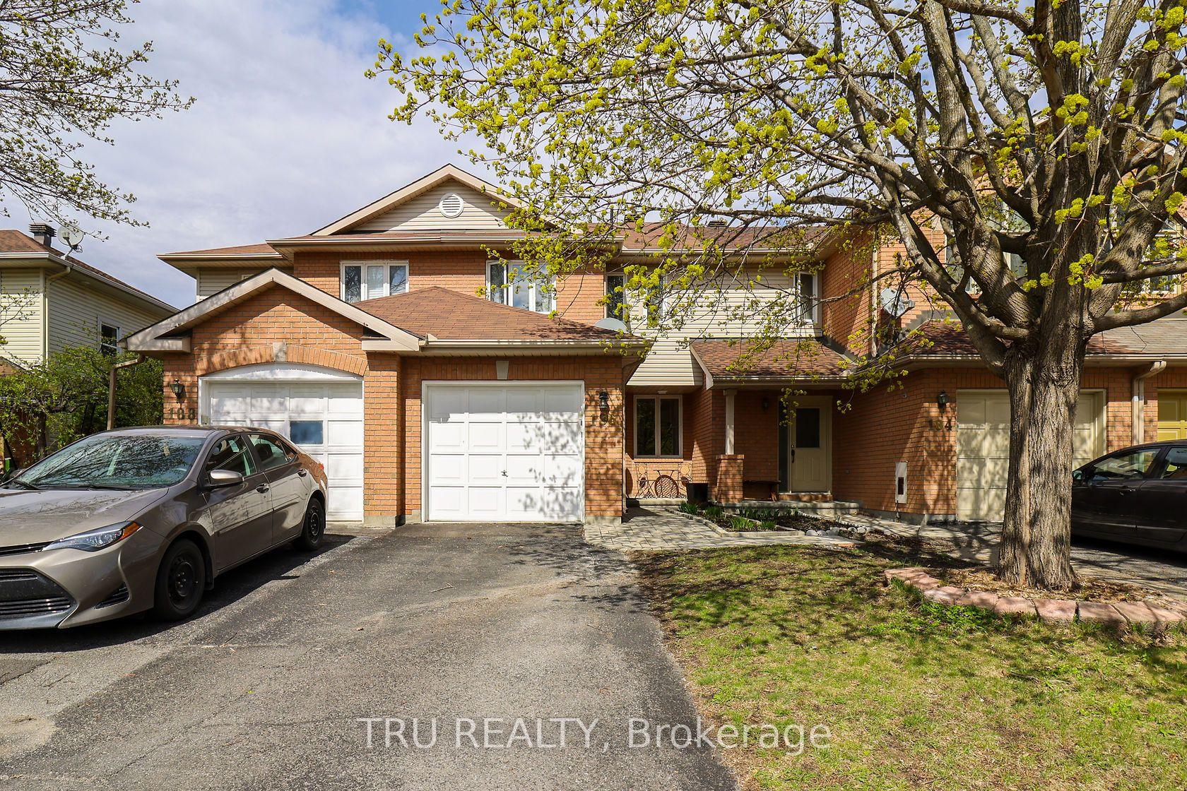186 Daventry Crescent, Barrhaven — Townhouse for sale, photo 1