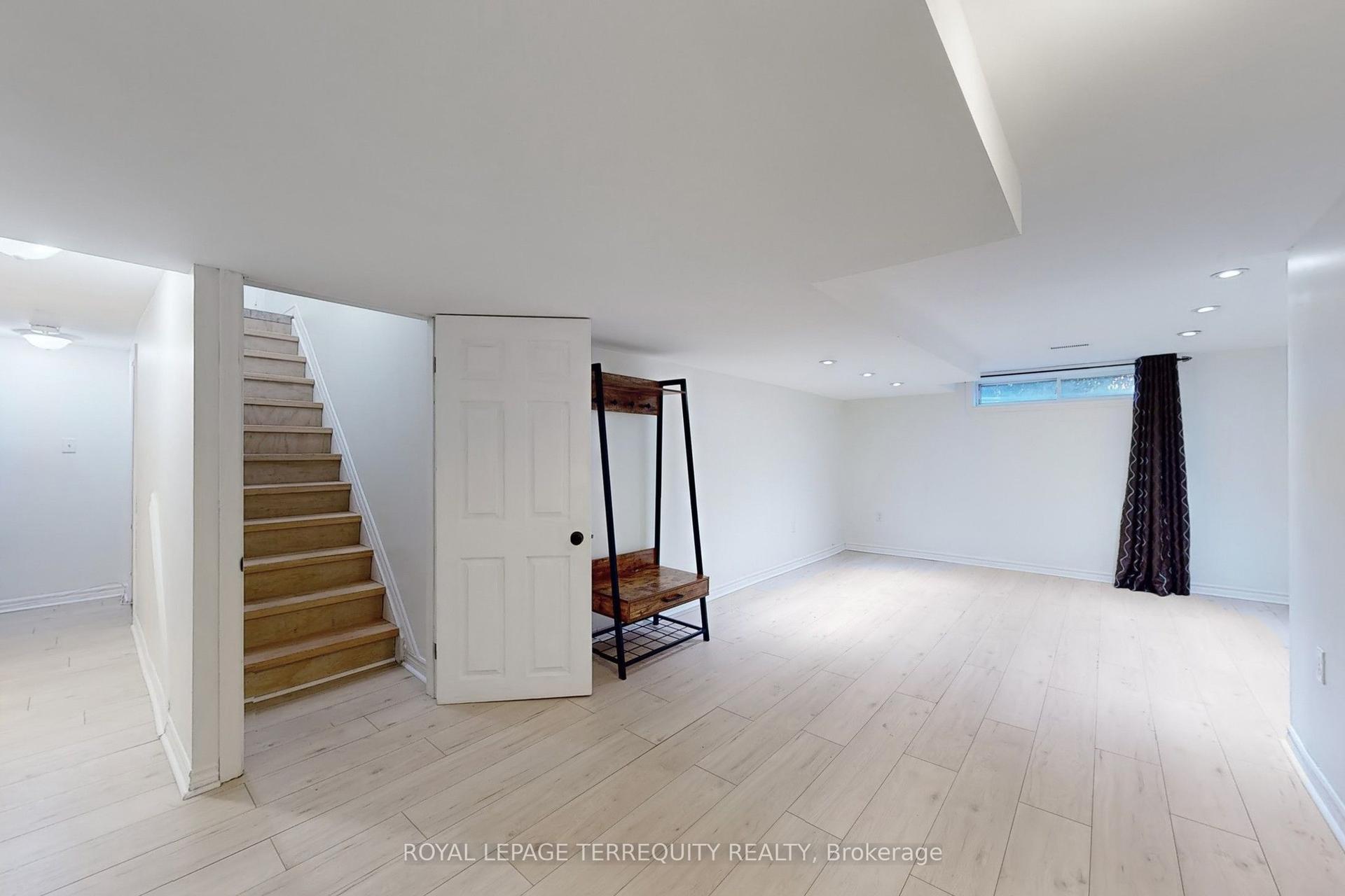 246 Elizabeth Street — photo 1
