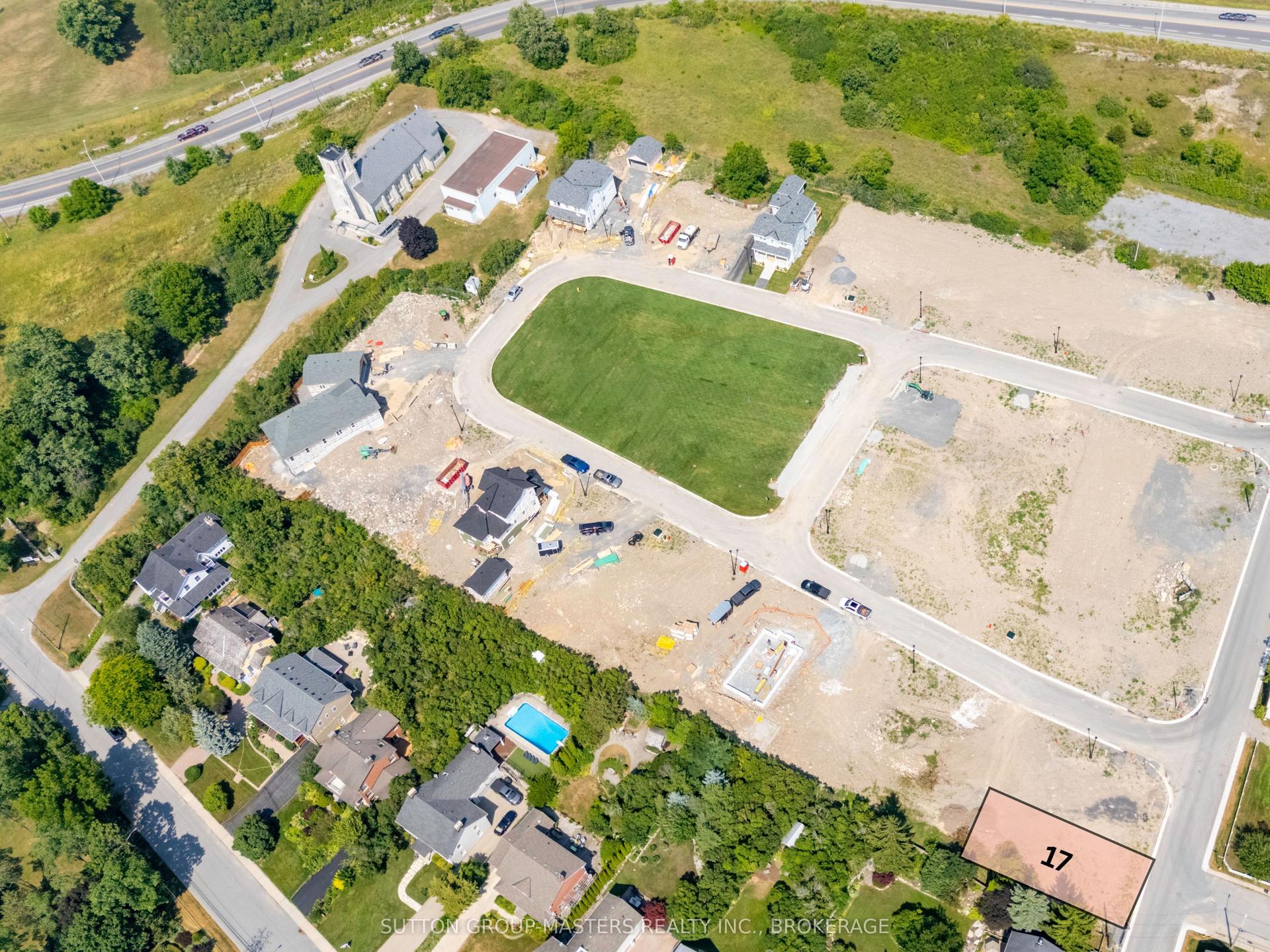 405 Wellington Street — photo 1
