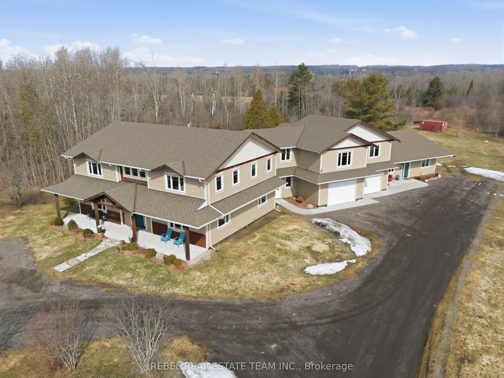 190 Lakeshore Road — photo 1