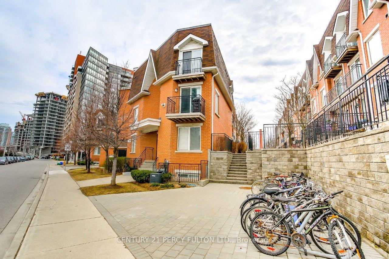 20 Machells Avenue N 112 #112, Toronto — Condo Town for sale, photo 1
