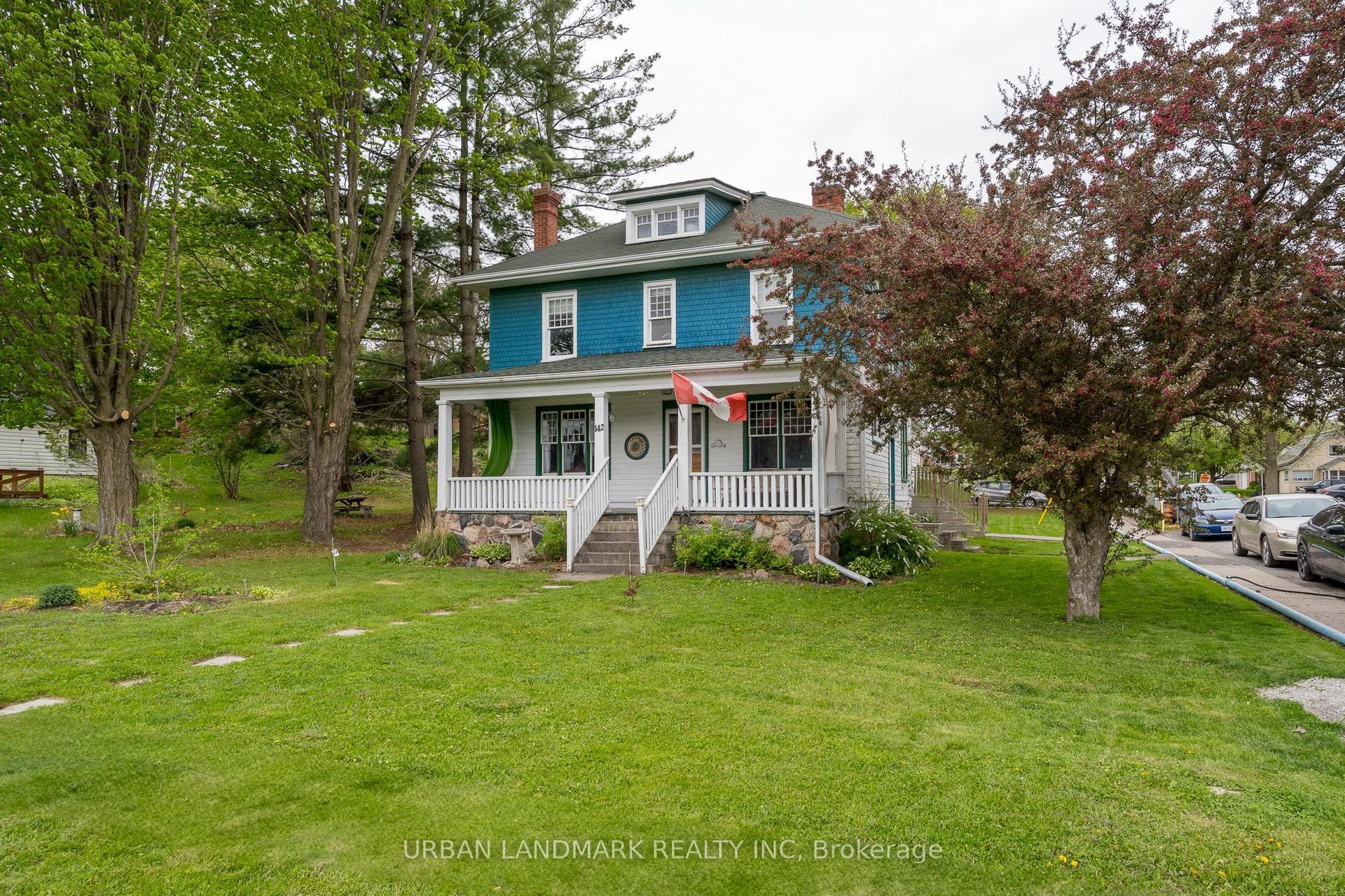 142 St Lawrence Street E — photo 1