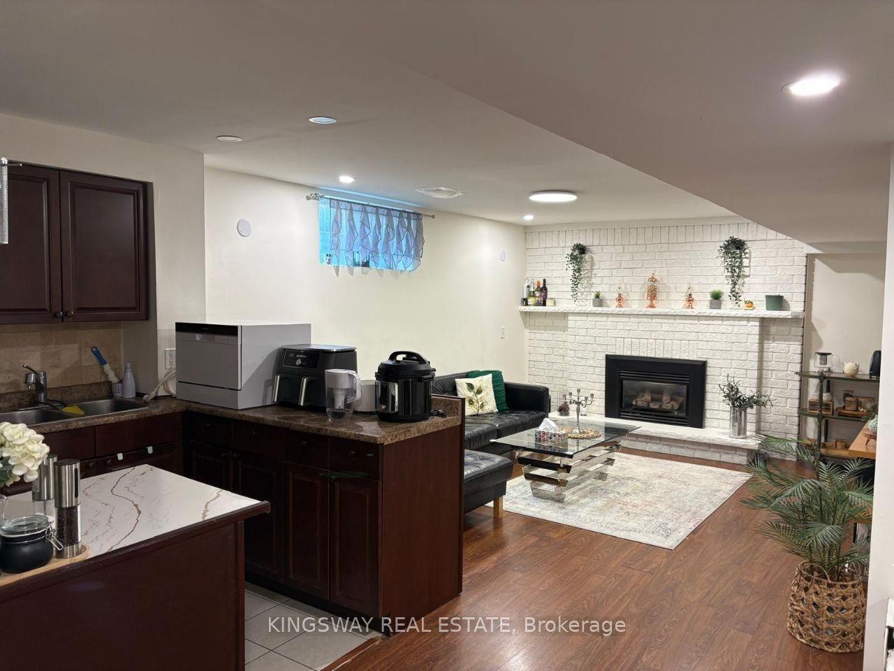 31 Oxford Street A-lower unit #A-lower unit, Richmond Hill — Detached for lease, photo 1
