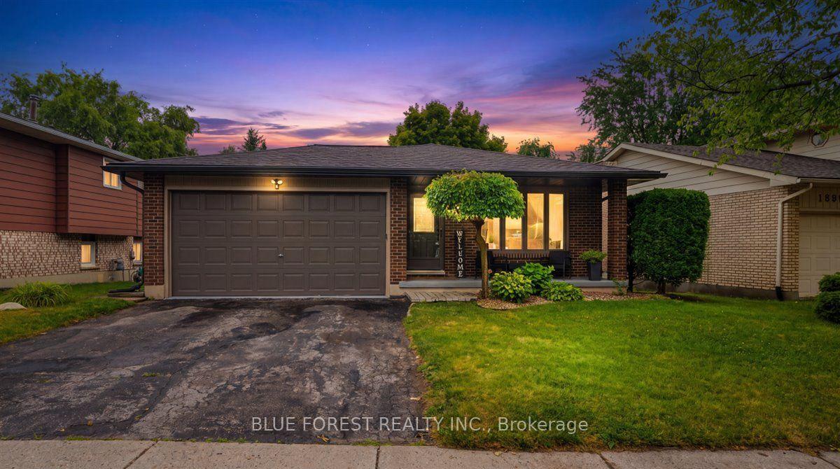 1885 Aldersbrook Road, London North — Detached for sale, photo 1