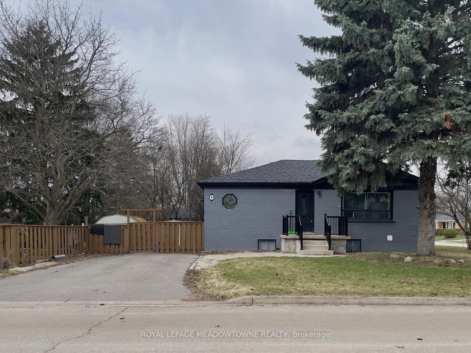 4 Keats Avenue Main #Main — photo 1