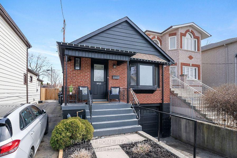 15 August Avenue, Toronto — Detached for sale, photo 1