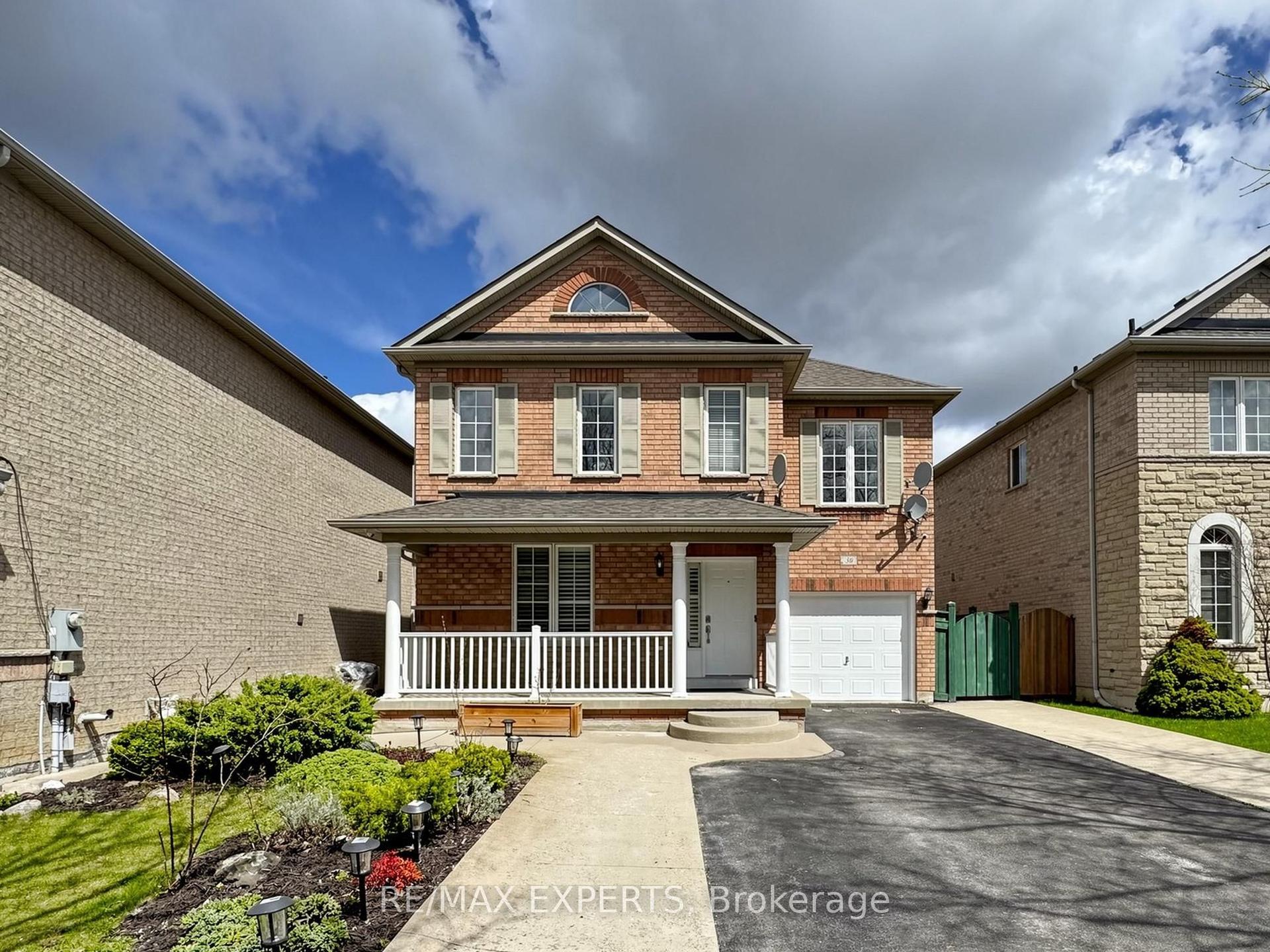 30 Johncrest Way — photo 1