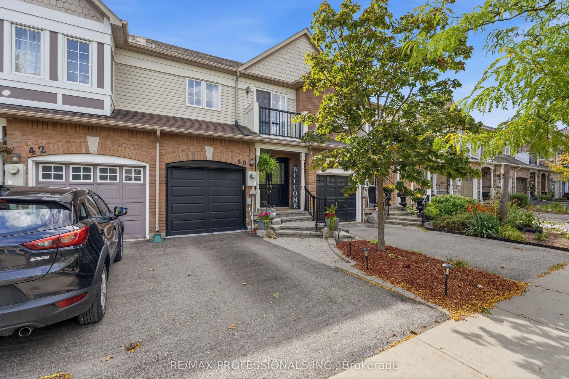 40 Dominion Gardens Drive, Halton Hills — Townhouse for sale, photo 1