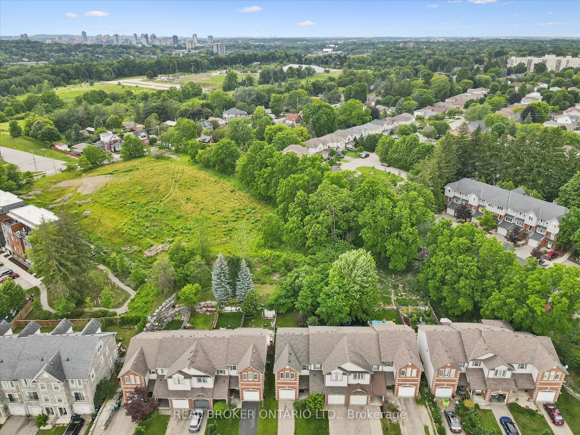 69 Woolwich Street, Kitchener — Townhouse for sale, photo 1