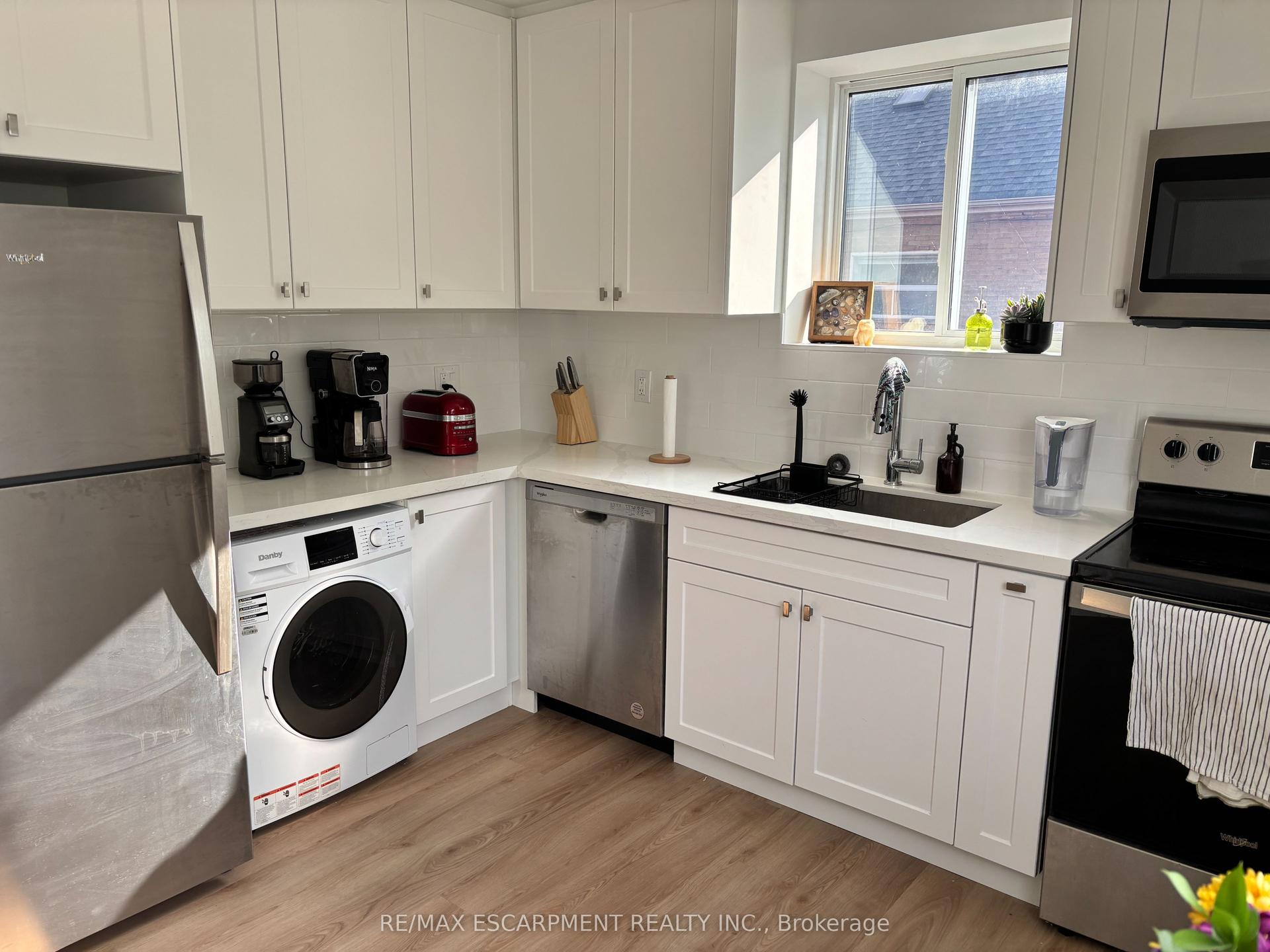 2160 Ghent Avenue 4 #4, Burlington — Multiplex for lease, photo 1
