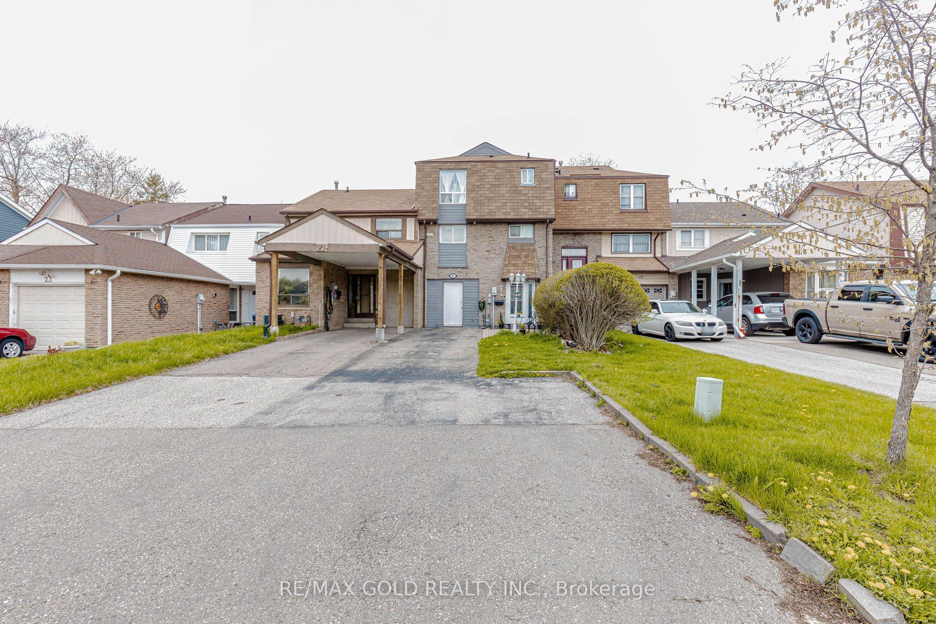 27 Fanshawe Drive — photo 1