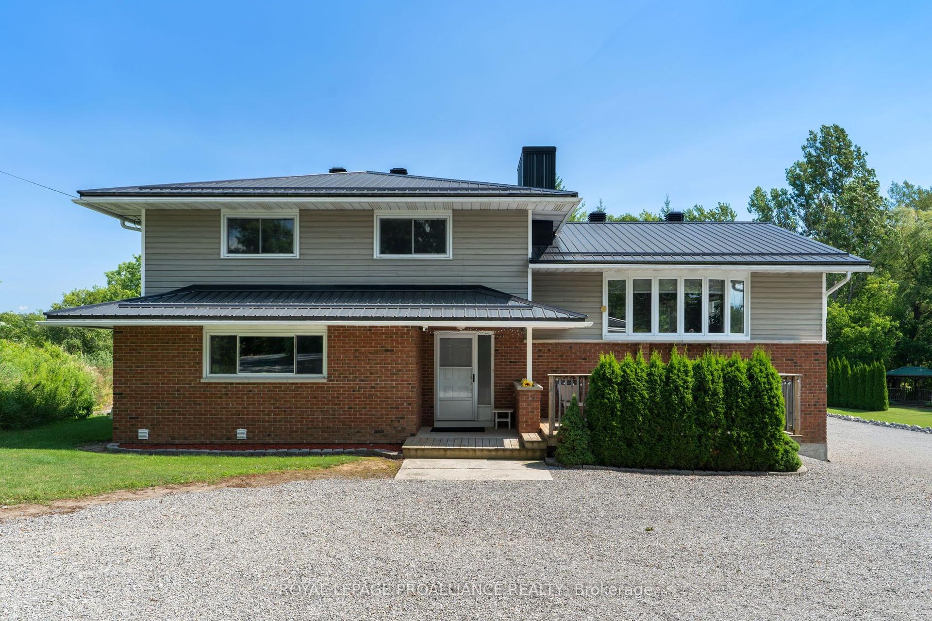 1321 County Road 2 Road W, Leeds and the Thousand Islands — Detached for sale, photo 1