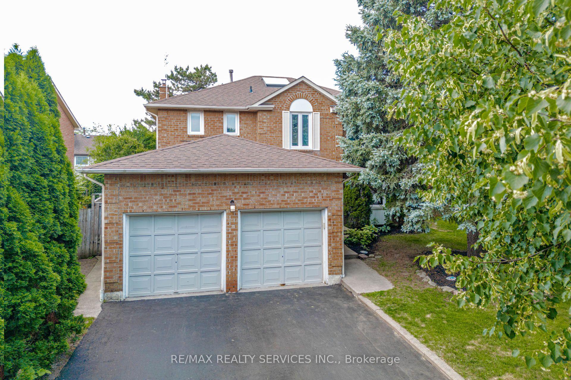 50 Barr Crescent, Brampton — Detached for sale, photo 1