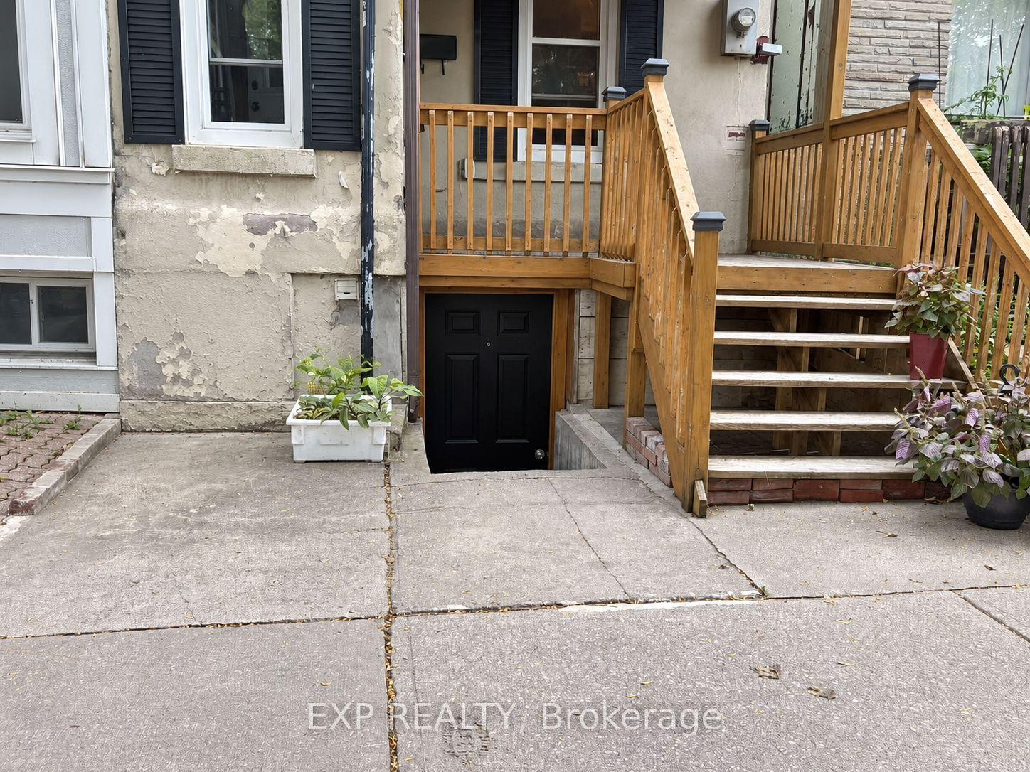 236 Munro Street Basement #Basement, Toronto — Townhouse for lease, photo 1