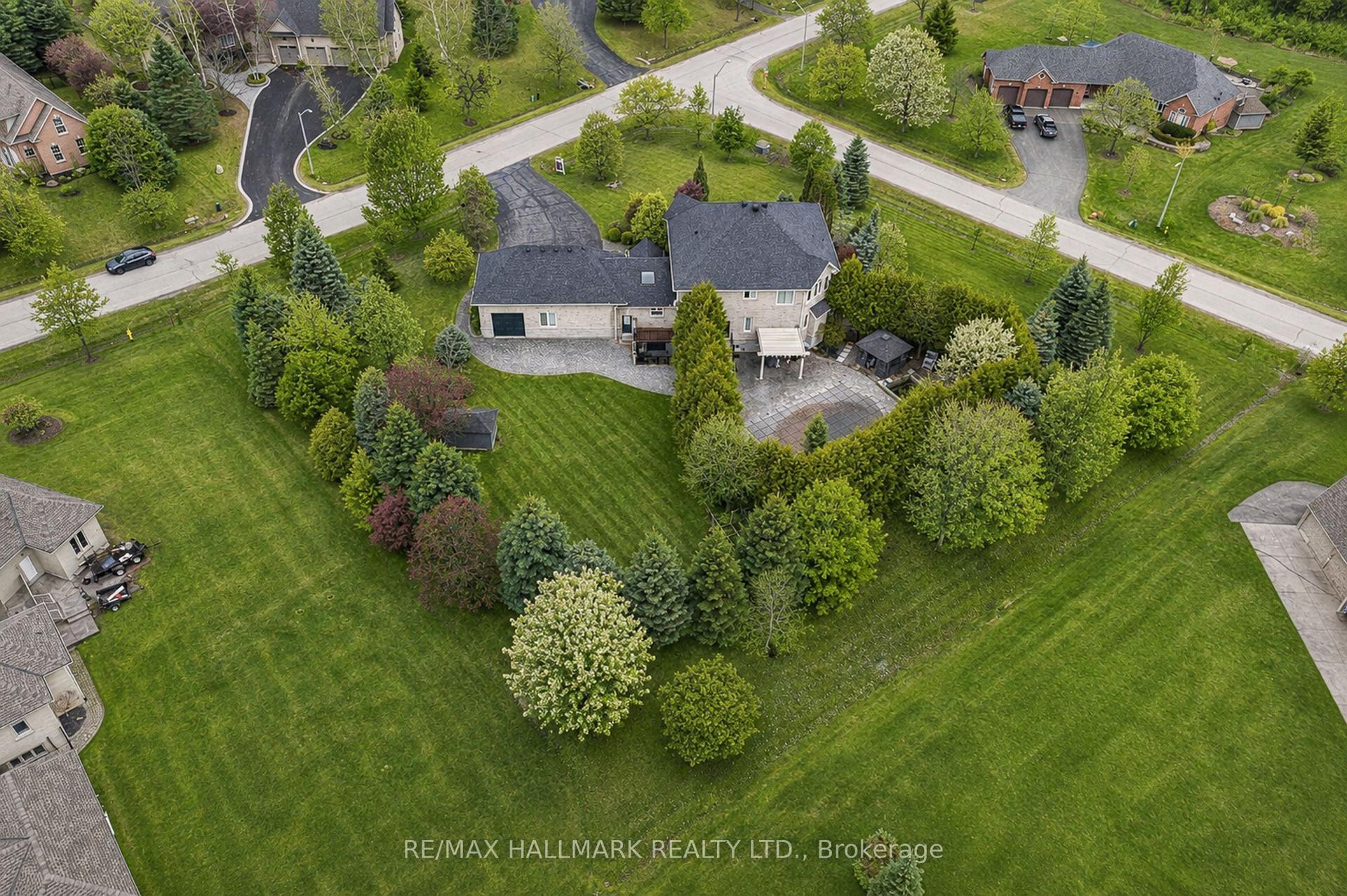 14 Robert Gray Road — photo 1