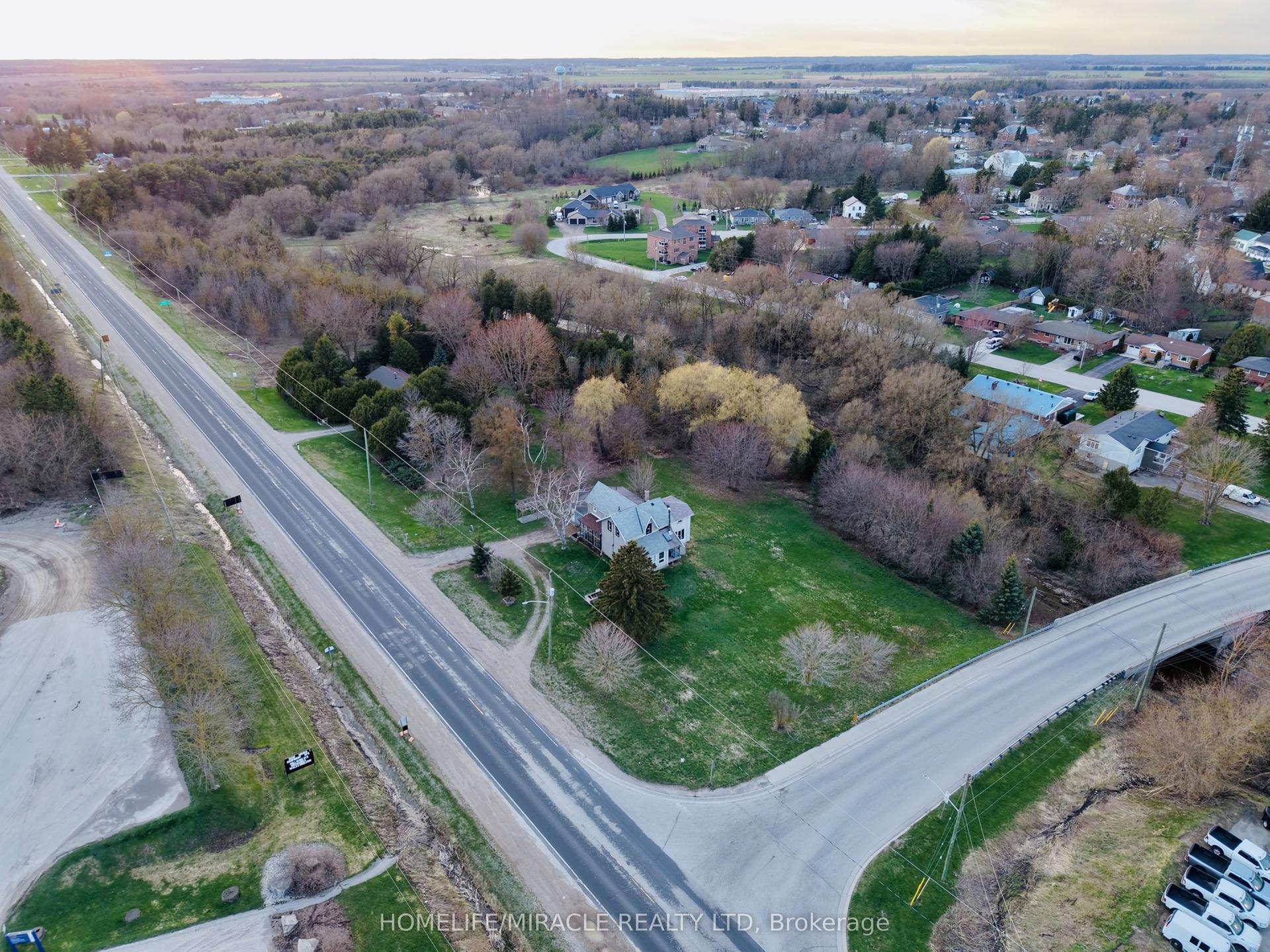7964 Wellington County 109 Road — photo 1