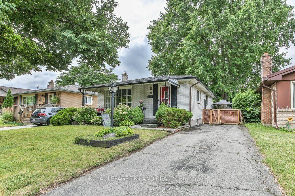 15 TALAVERA Crescent — photo 1