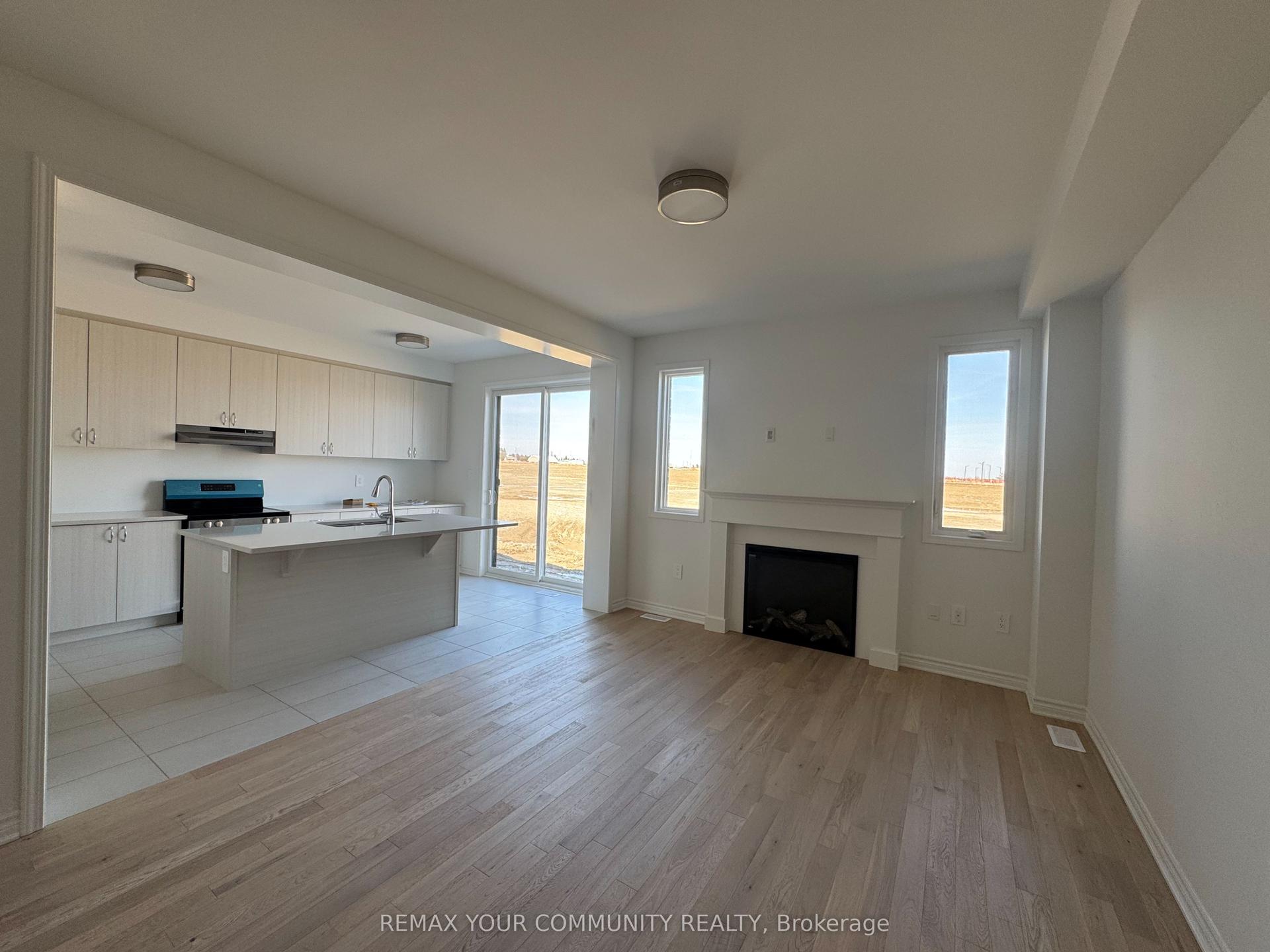 143 Leslie Richards Street — photo 1
