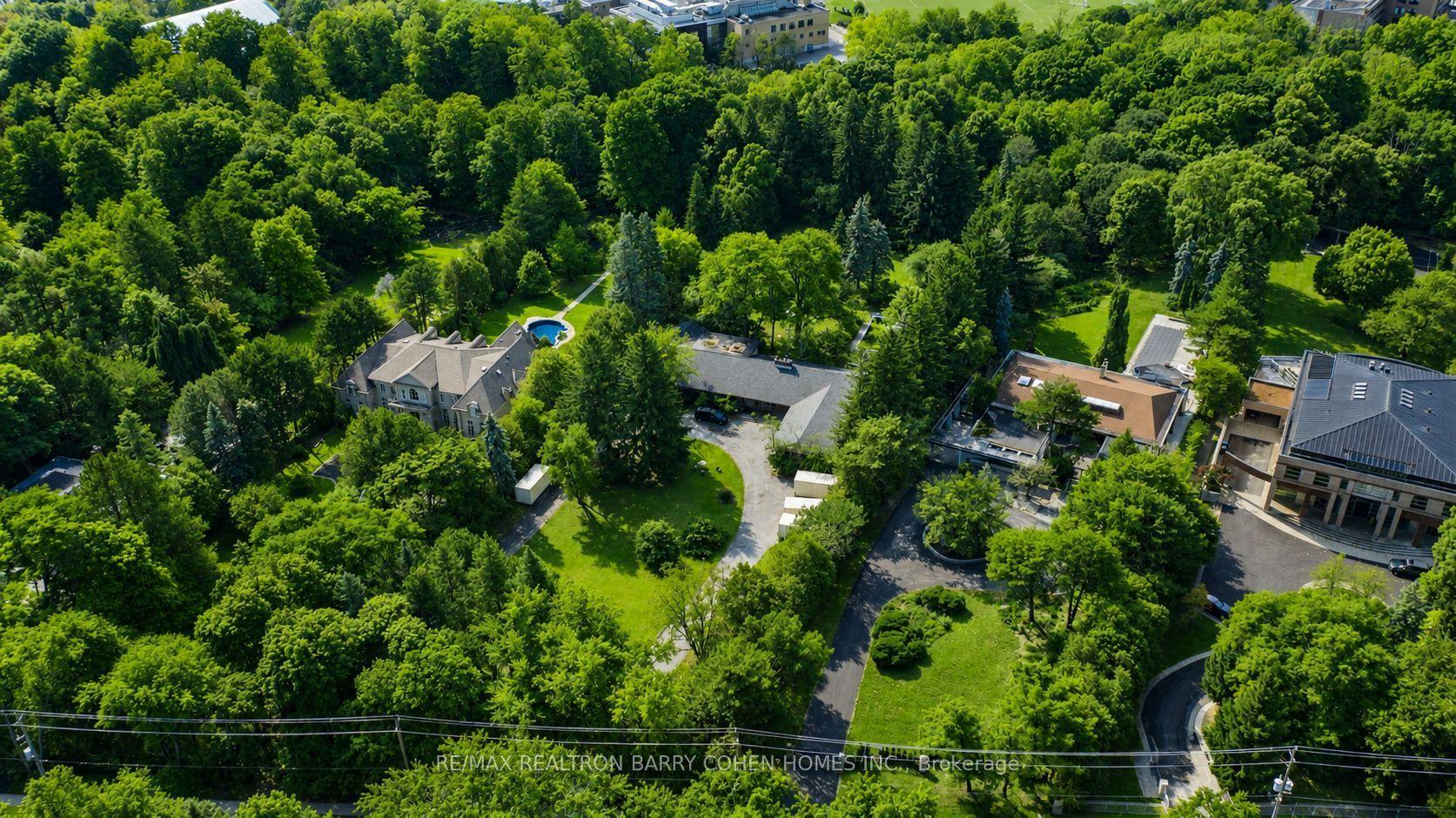 14 Park Lane Circle, Toronto — Detached for sale, photo 1