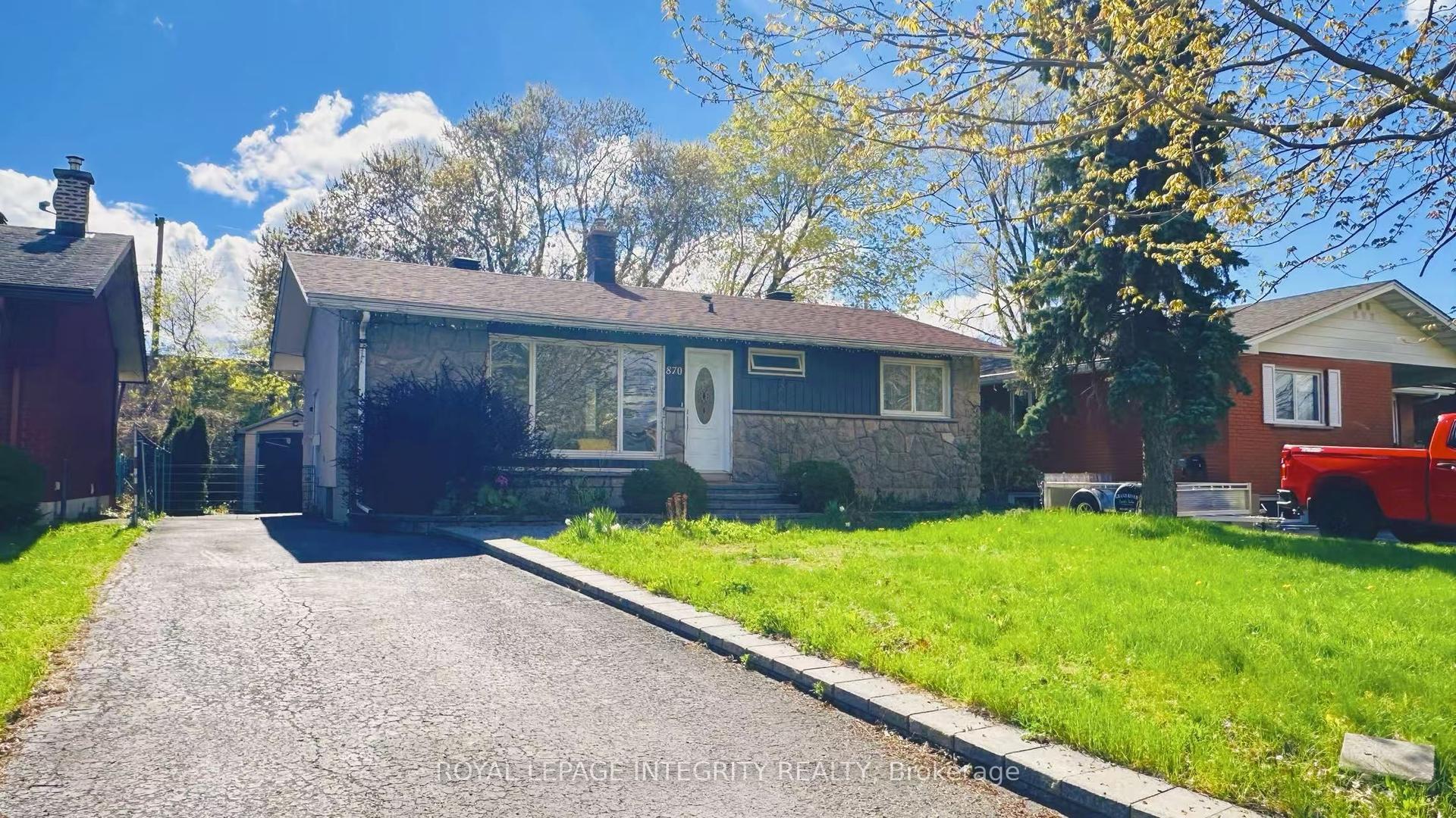 870 Claude Street — photo 1