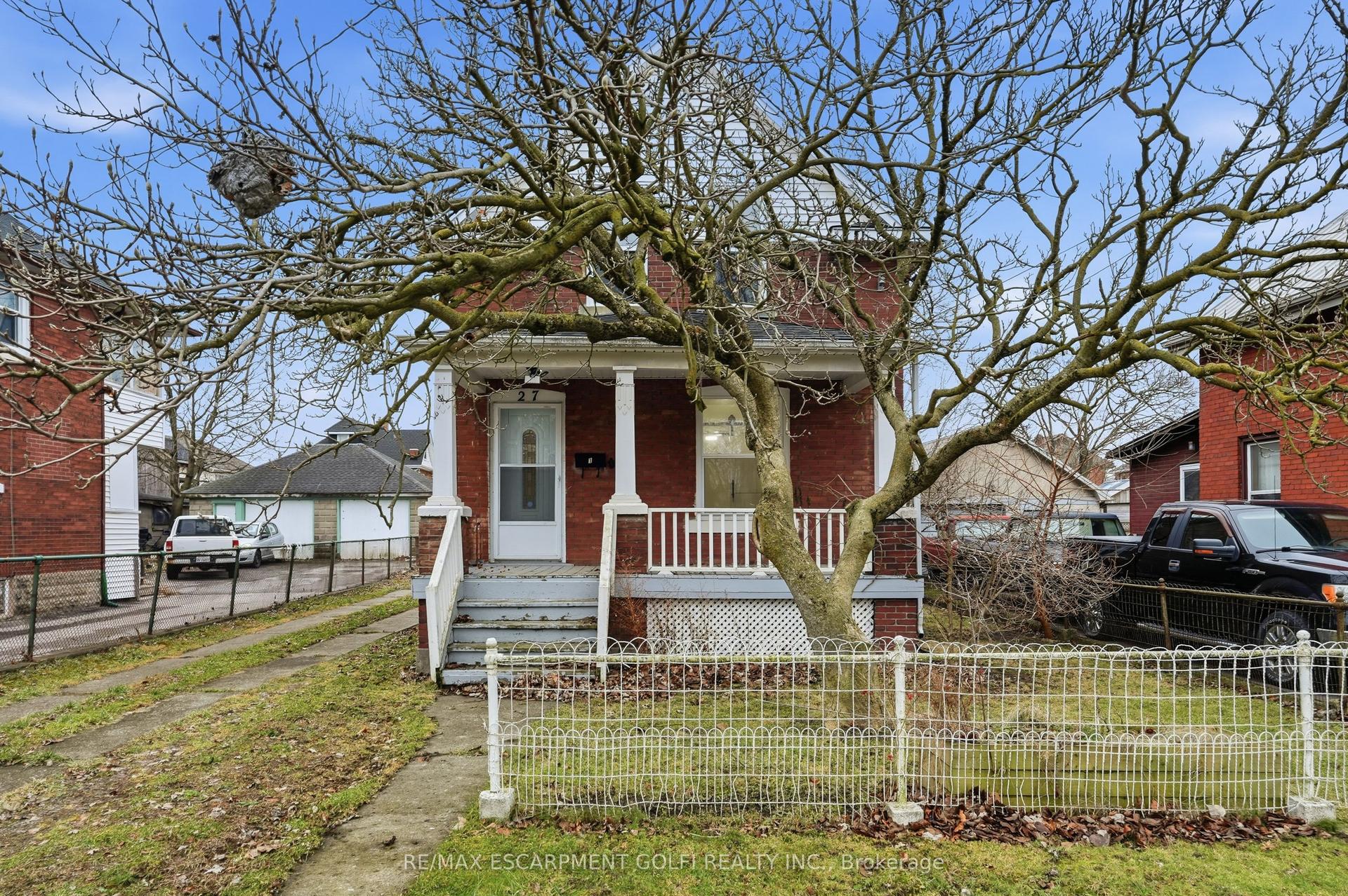 27 Albert Street Main #Main, Welland — Detached for lease, photo 1