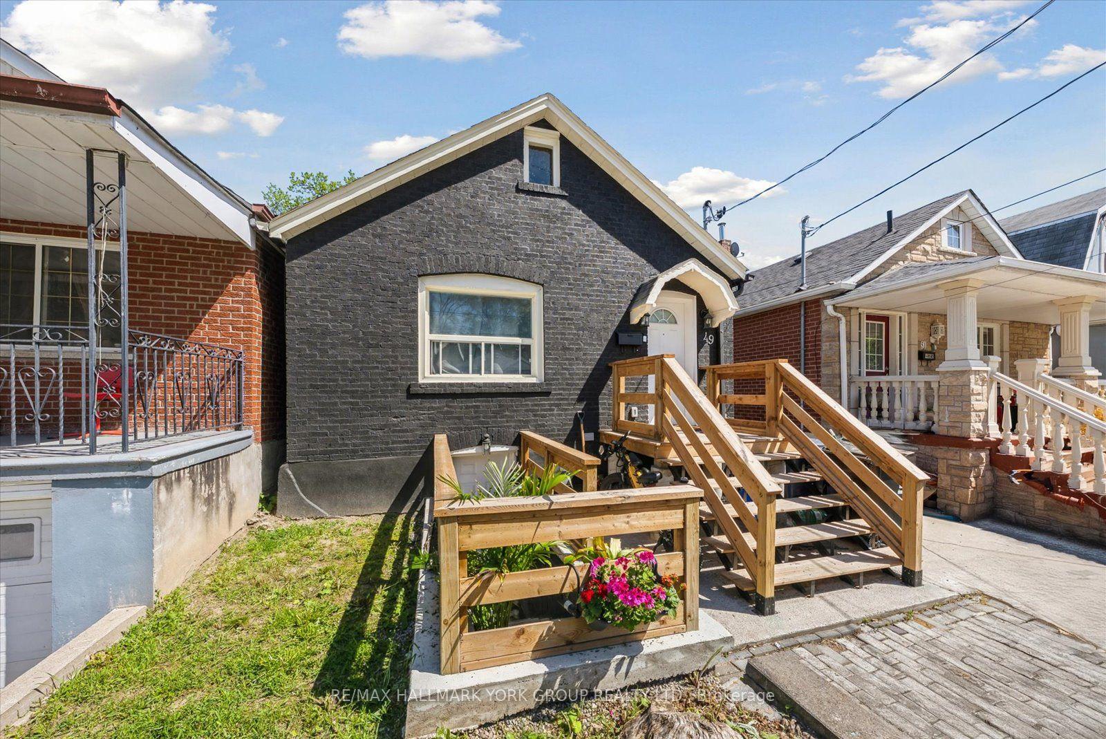 49 Cordella Avenue — photo 1