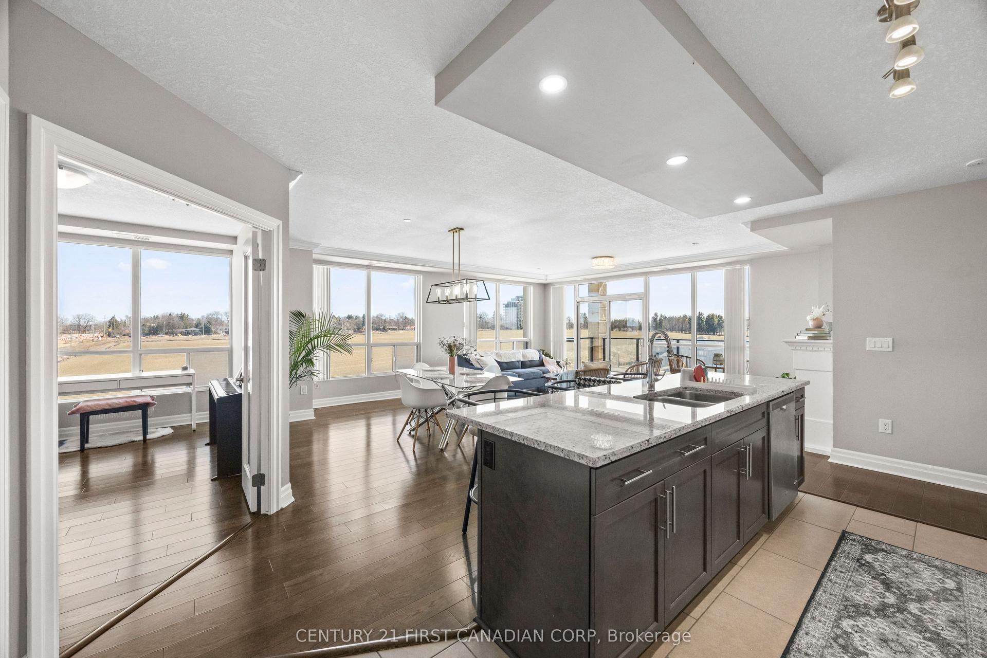 240 Village Walk Boulevard 605 #605, London North — Condo for sale, photo 1