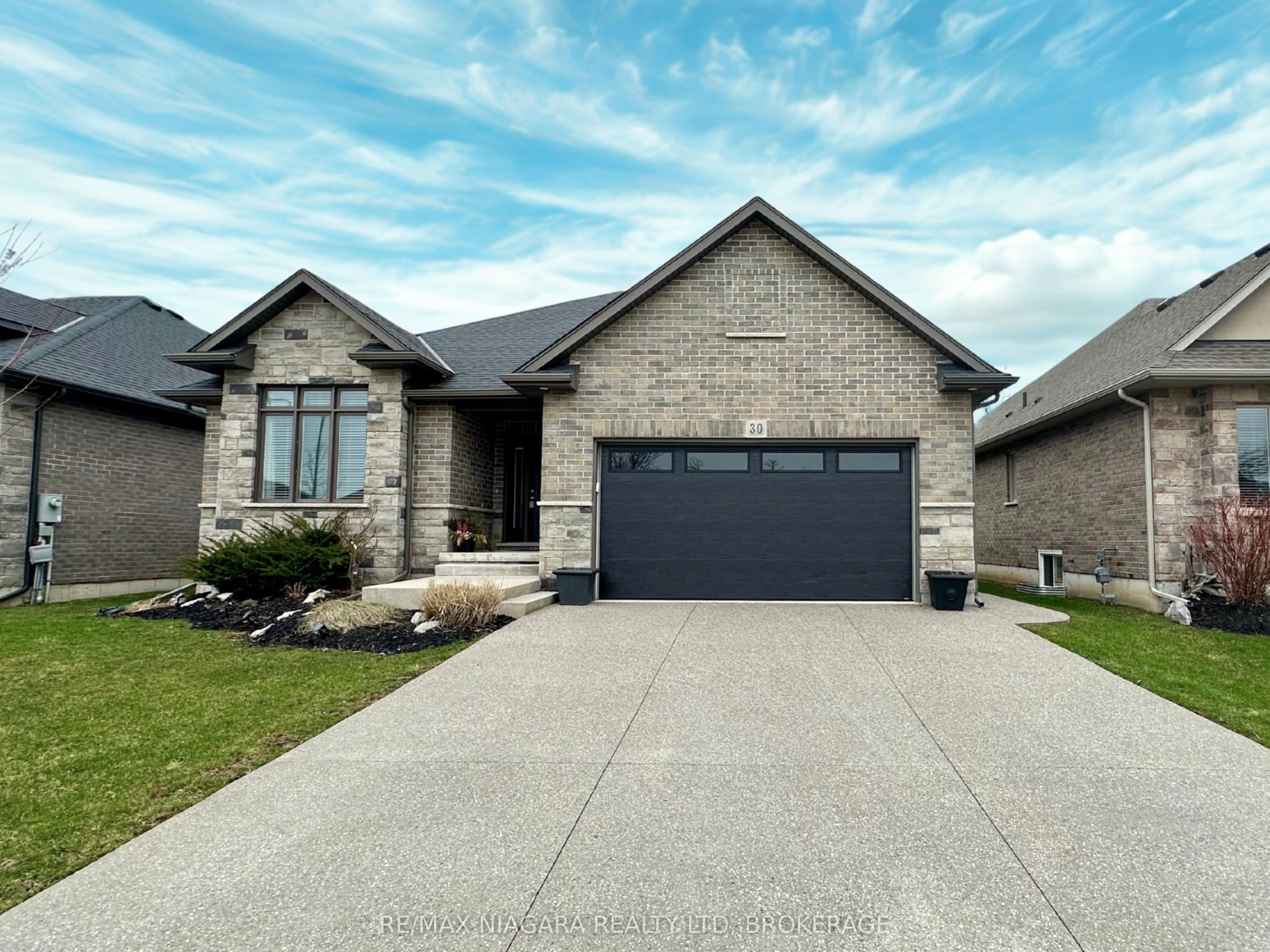 30 Renfield Street — photo 1