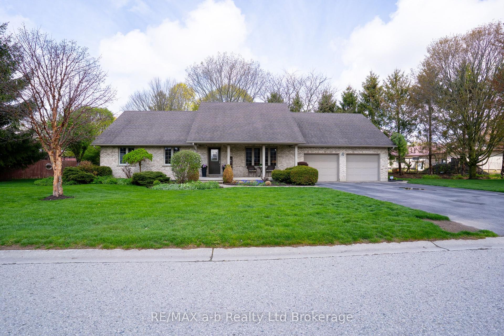 4 Otterview Drive — photo 1