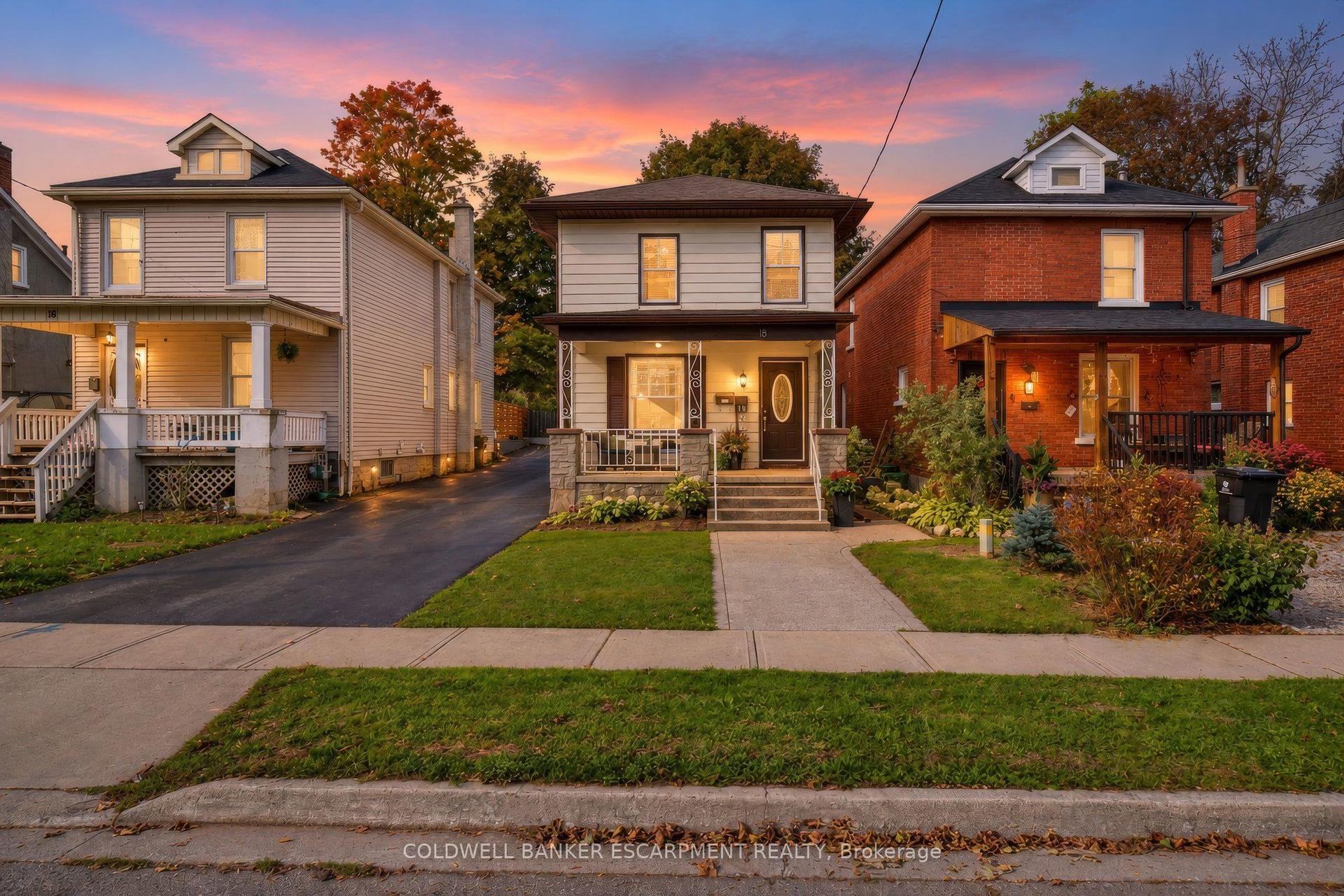 18 Lowrey Avenue N, Cambridge — Detached for sale, photo 1