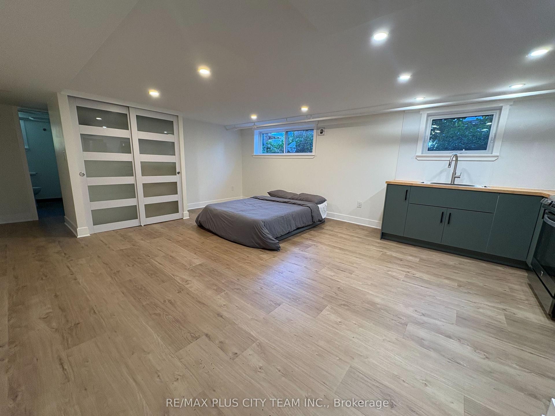3835 Bathurst Street 10 #10, Toronto — Multiplex for lease, photo 1