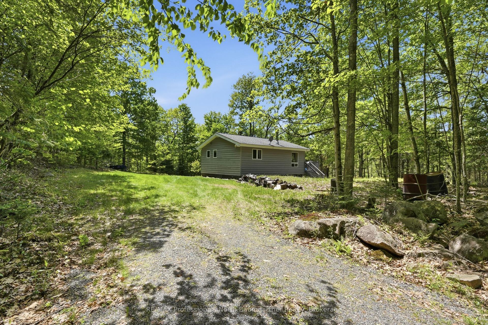 1499 Tattersal Road — photo 1