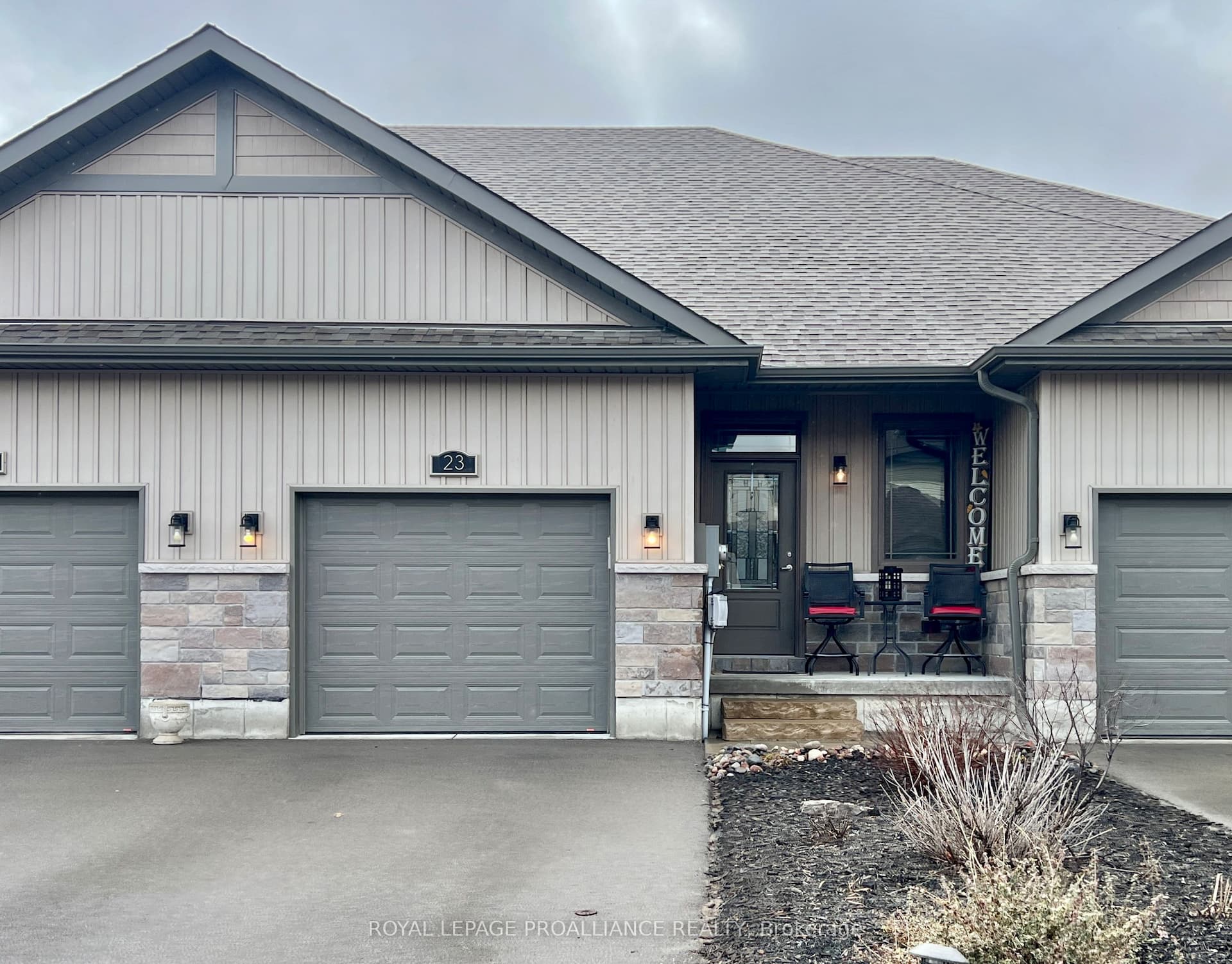 23 Ledgerock Court — photo 1