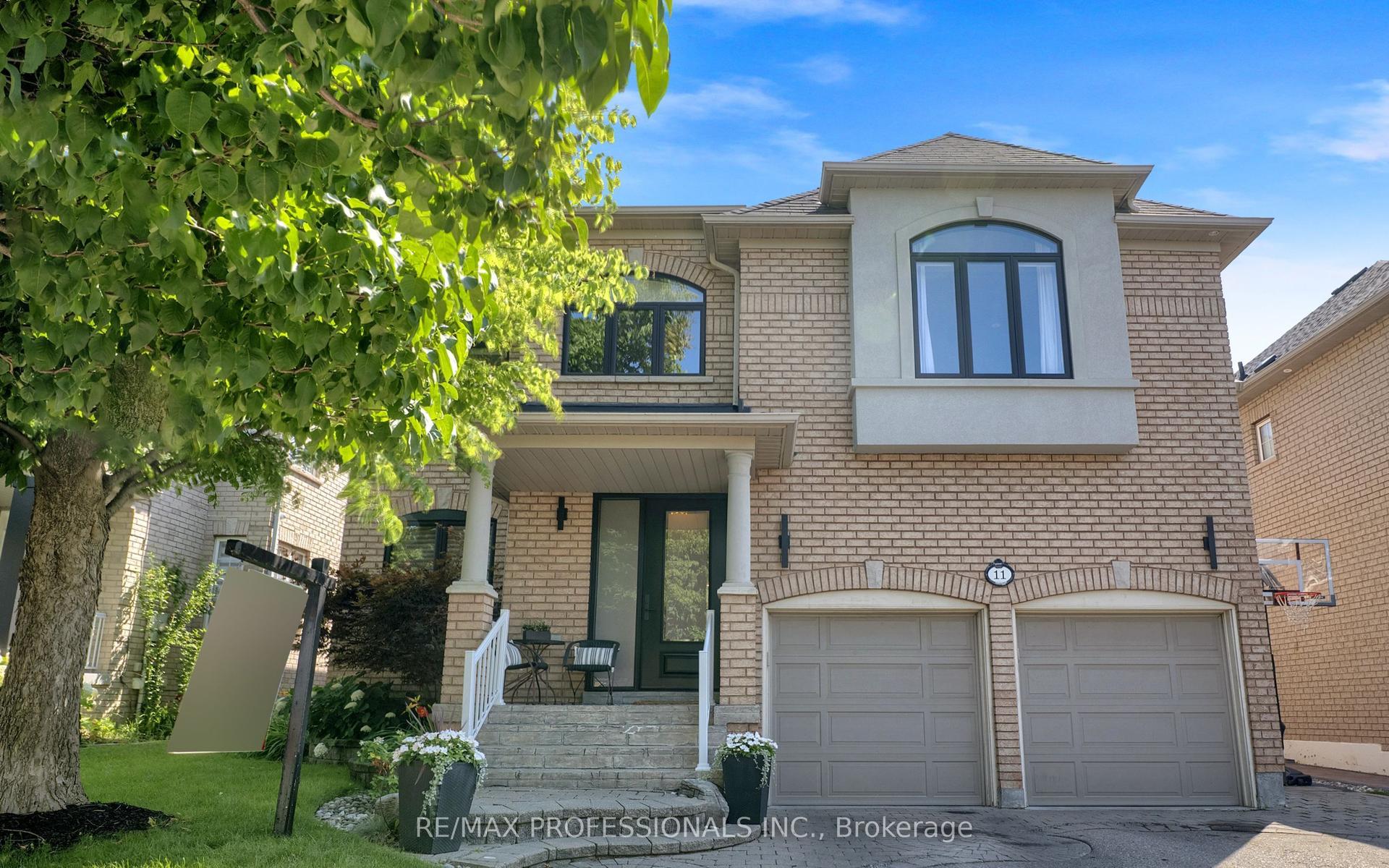 11 Tweedie Crescent, Whitby — Detached for sale, photo 1