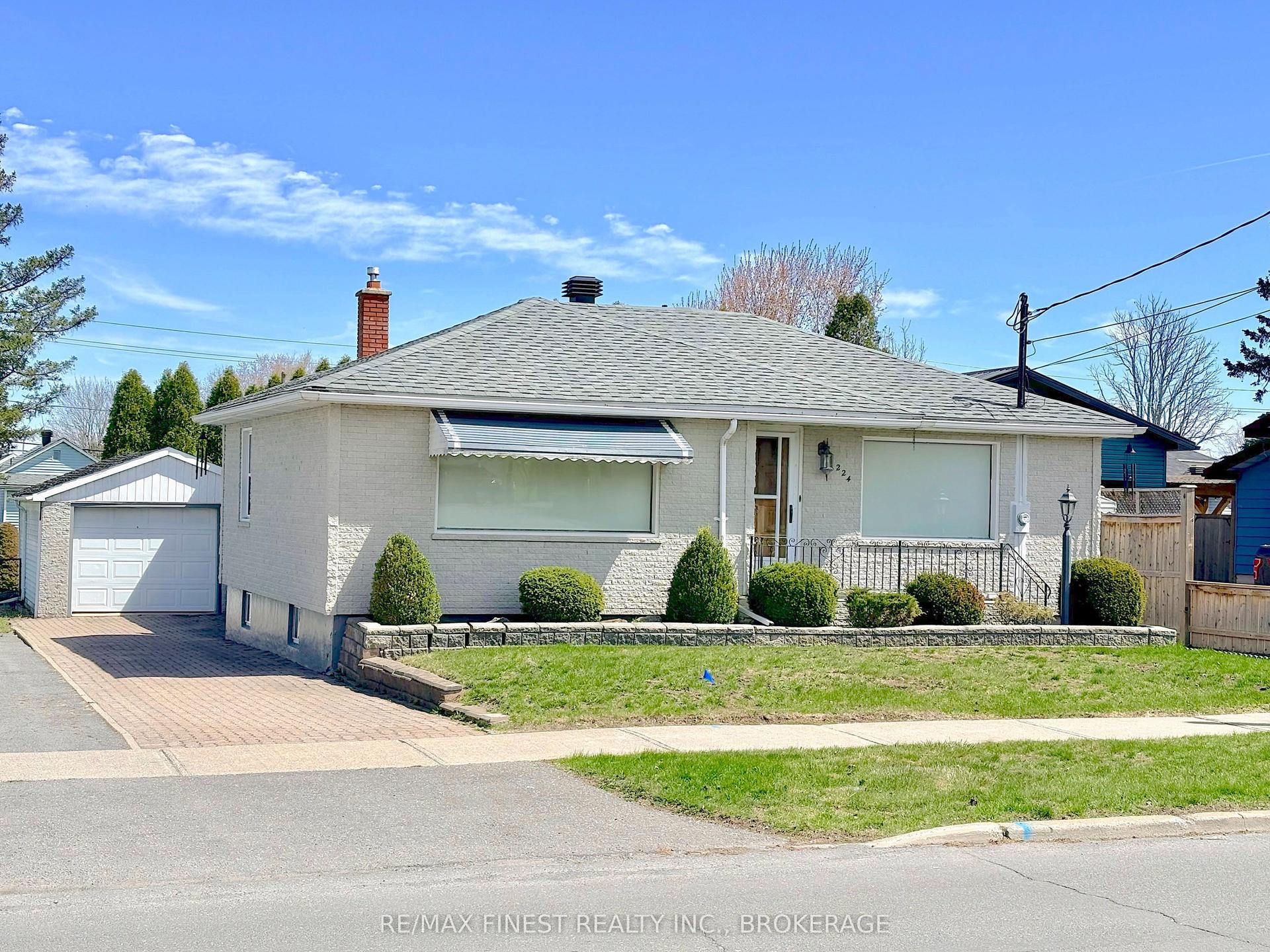 224 DANIS Avenue — photo 1