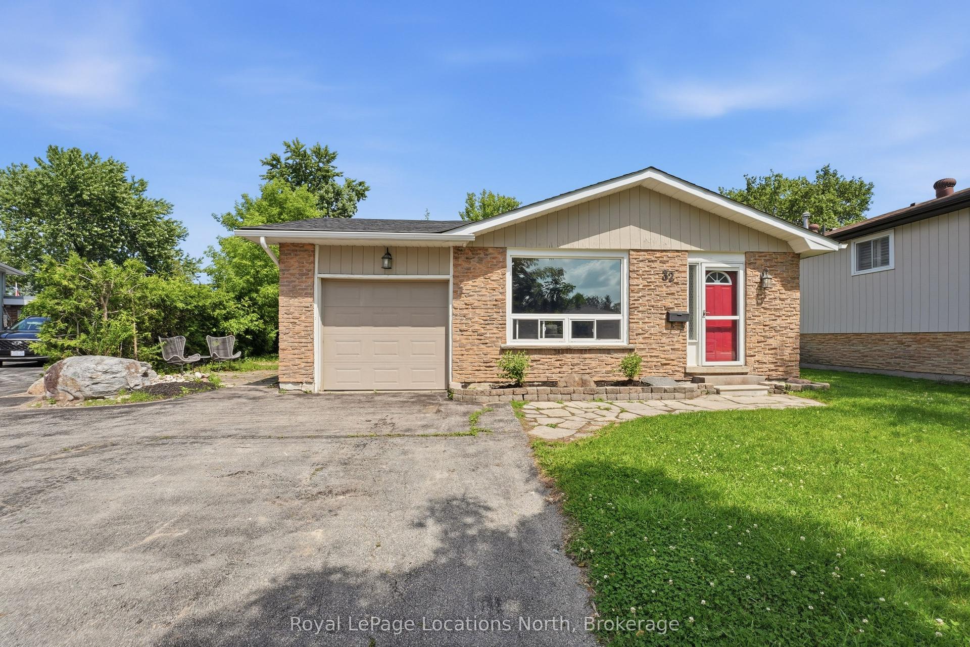32 Courtice Crescent — photo 1