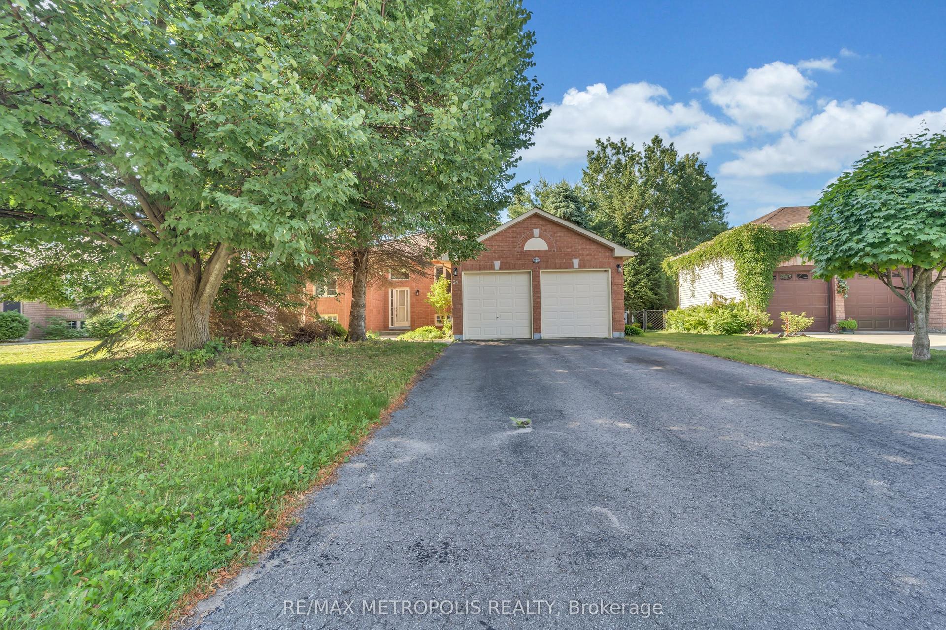24 Acorn Crescent, Wasaga Beach — Detached for lease, photo 1