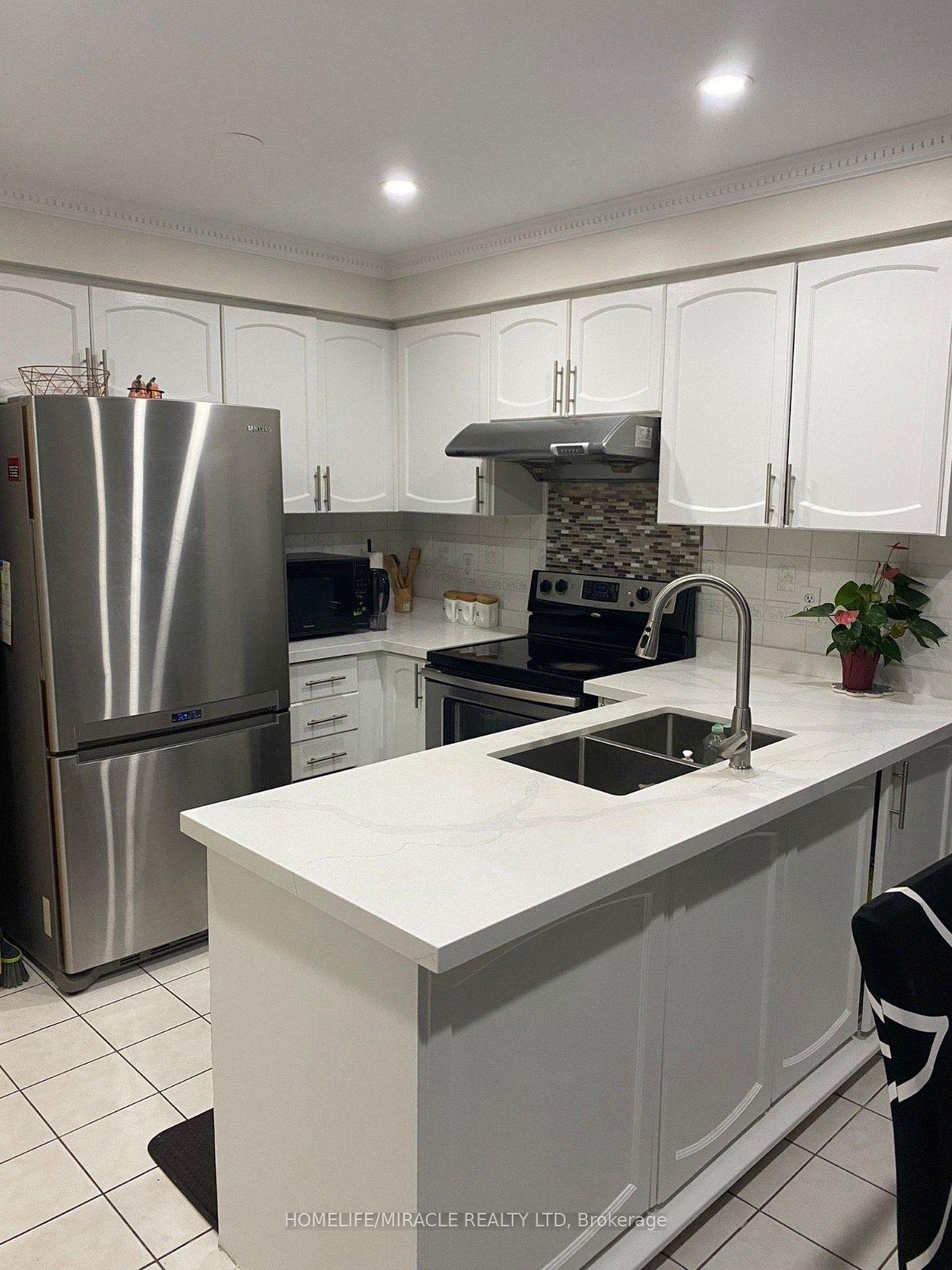 70 Blue Spruce Street, Brampton — Townhouse for lease, photo 1