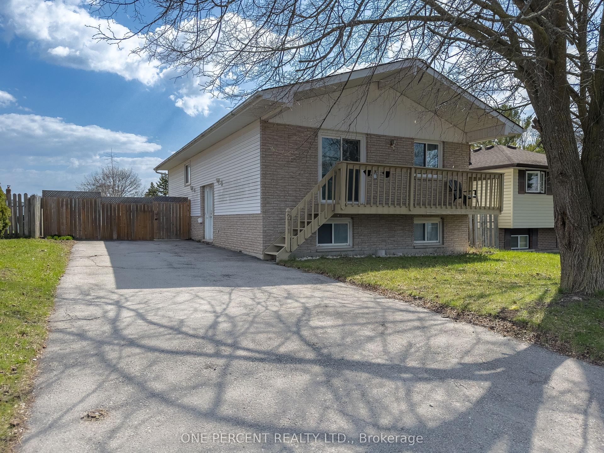 211 REID Street — photo 1