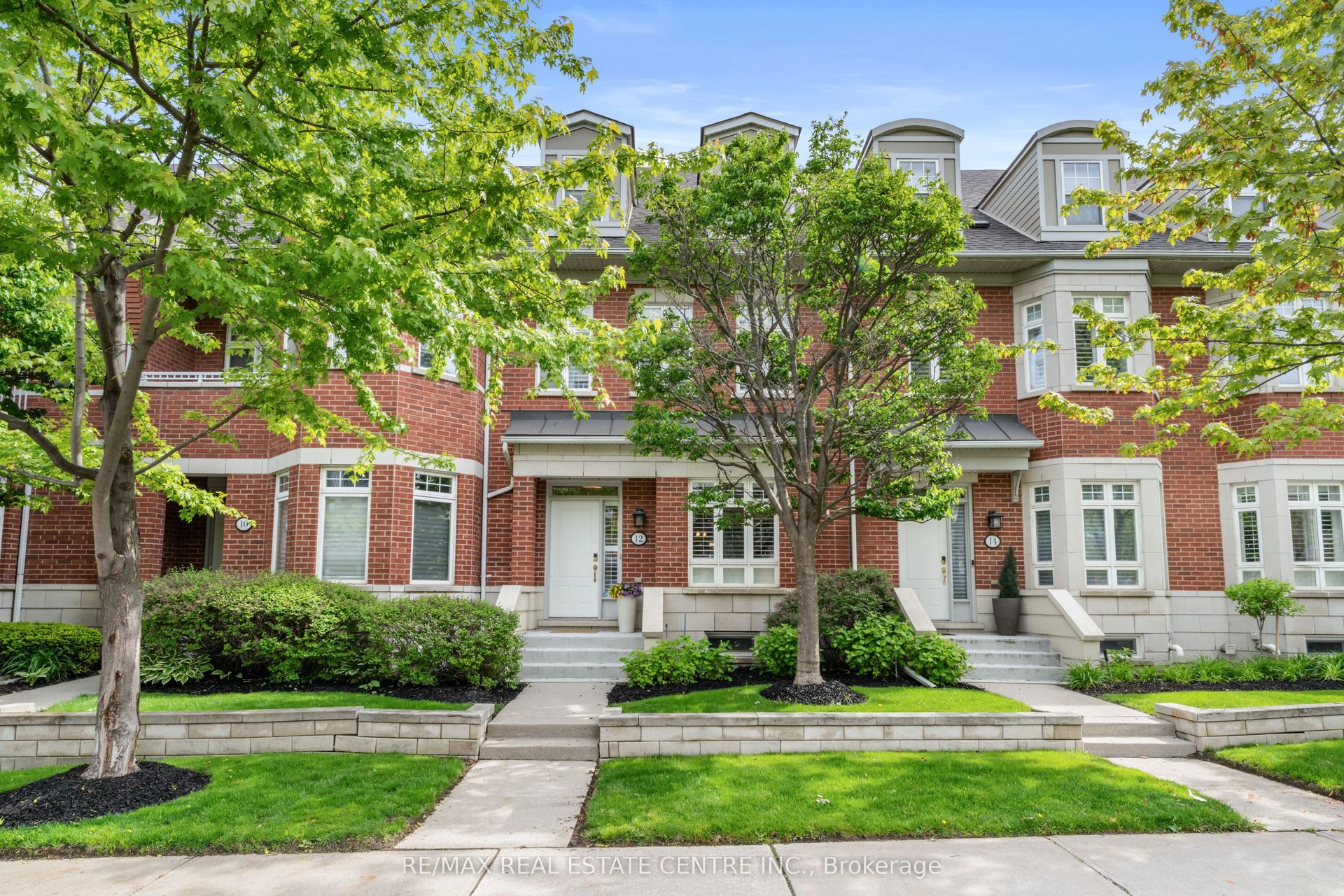 12 St Lawrence Drive, Mississauga — Condo Town for sale, photo 1